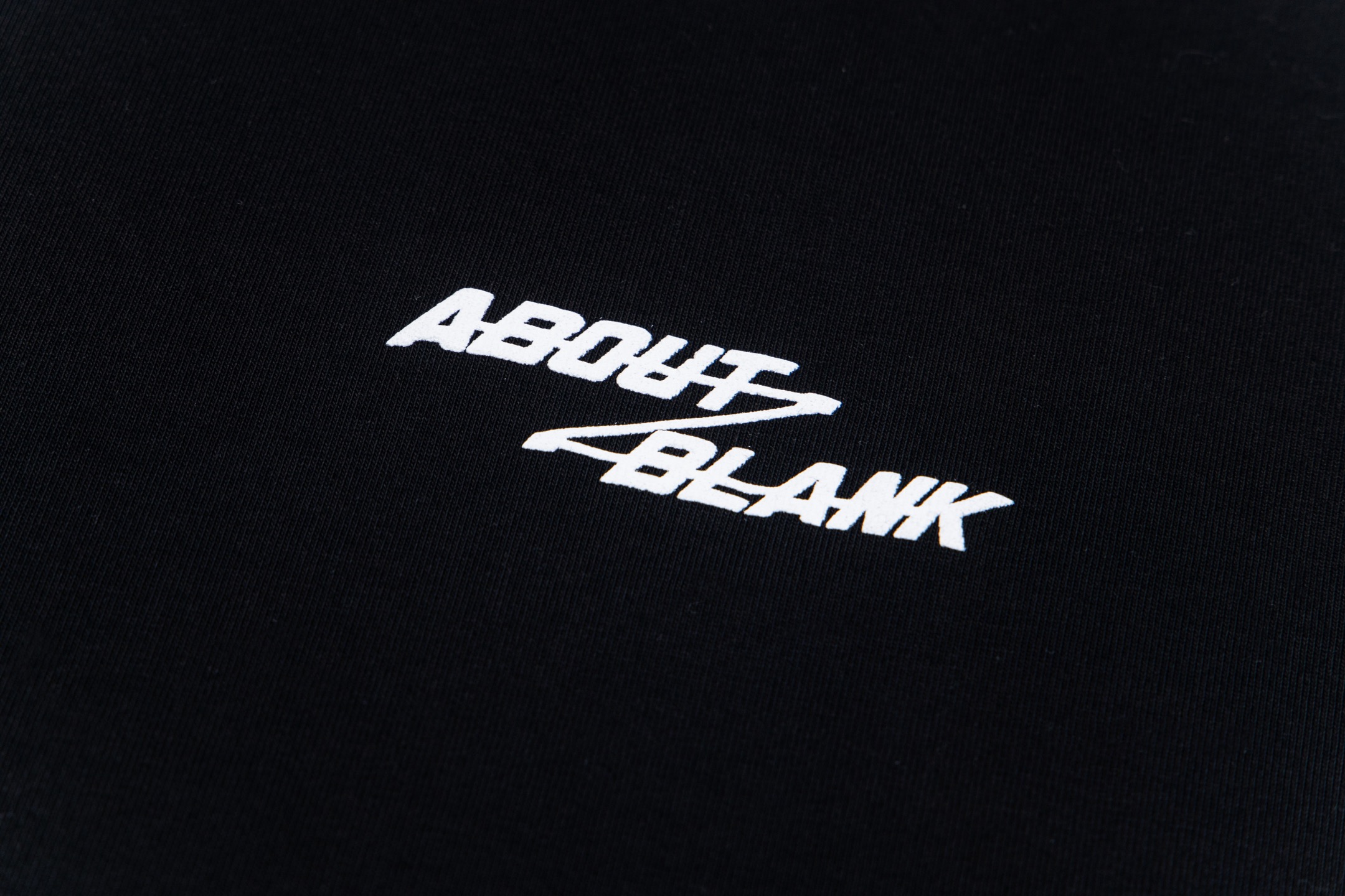 High-quality blank t-shirts from UK brand Y.c 1104, featuring comfort, style, and versatility. - 图片 8