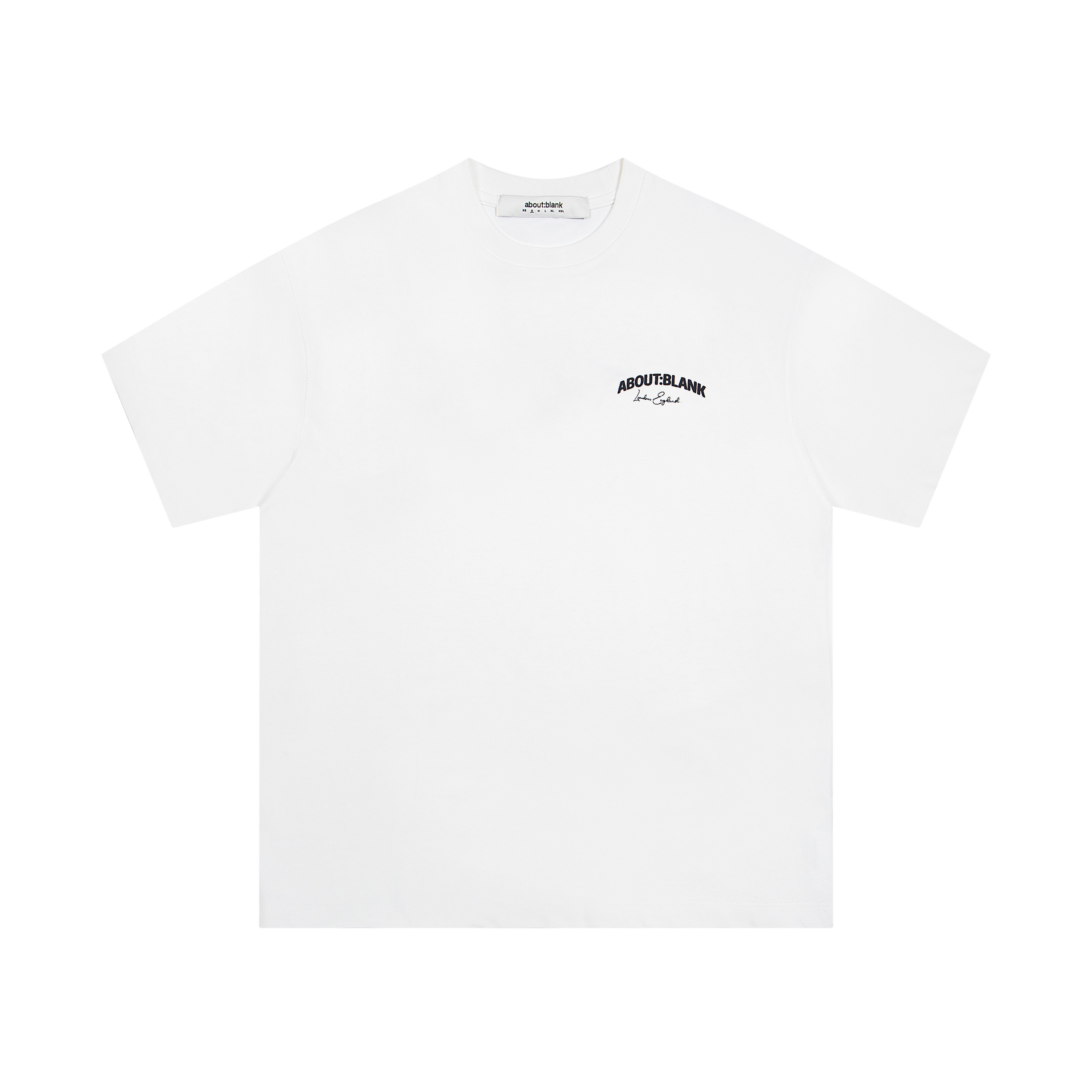 “Iconic Street Style: UK Small Brand Blank Embroidered T-shirt in Black and White” - 图片 4