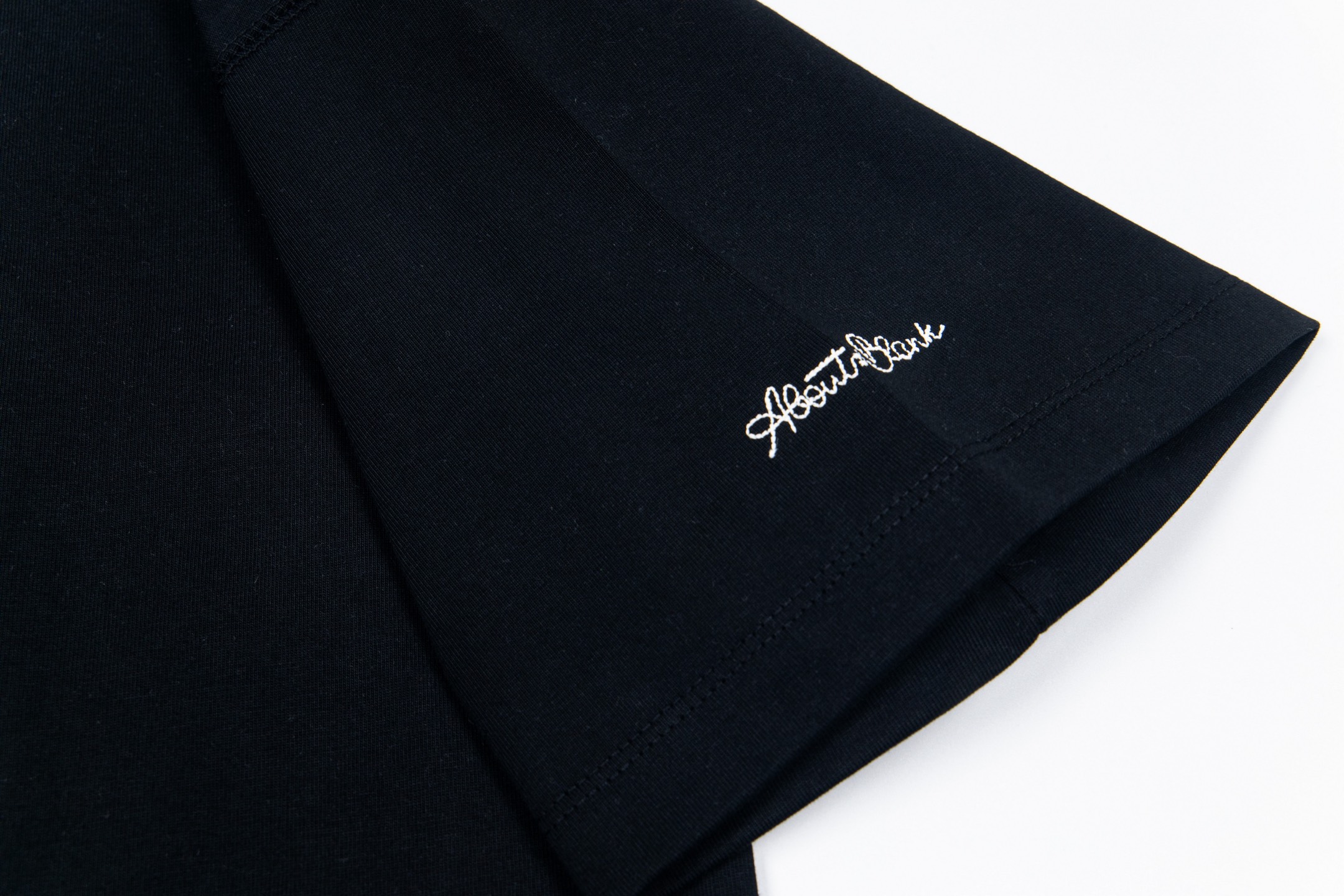 143: Y.C 1109 Blank Embroidered T-Shirt with Air-Comfort Fabric and Iconic Street Style - 图片 7