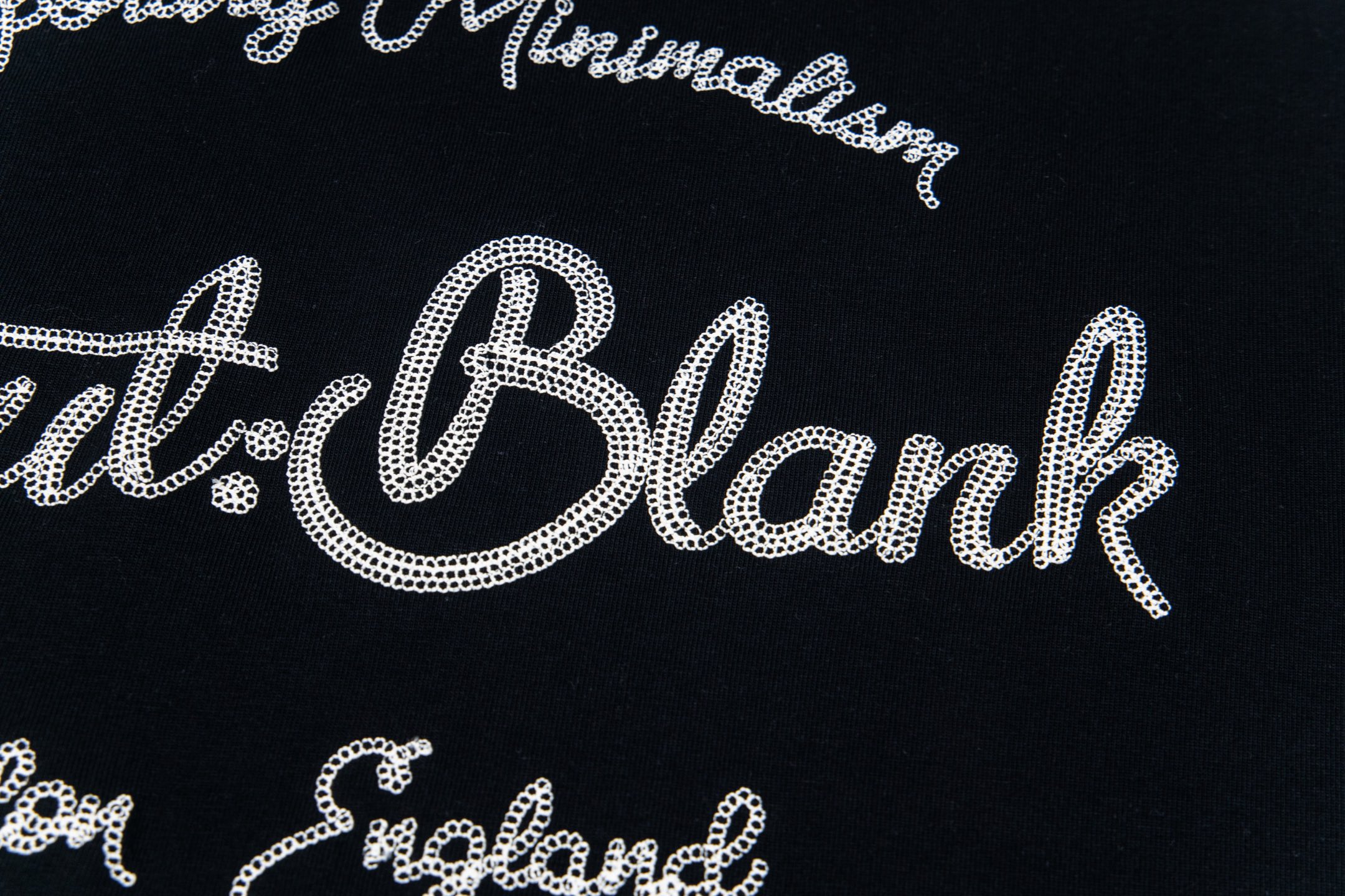 143: Y.C 1109 Blank Embroidered T-Shirt with Air-Comfort Fabric and Iconic Street Style - 图片 9
