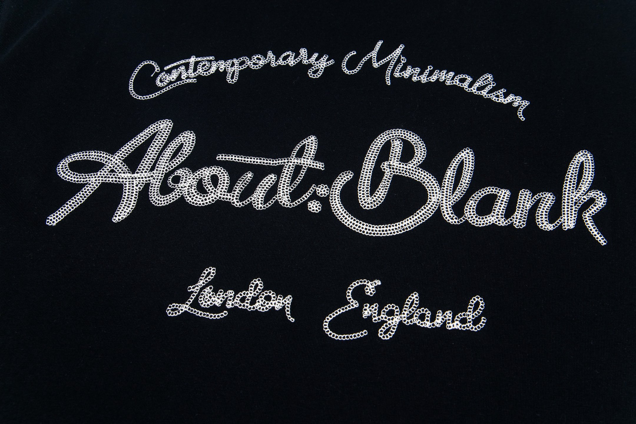 143: Y.C 1109 Blank Embroidered T-Shirt with Air-Comfort Fabric and Iconic Street Style - 图片 8