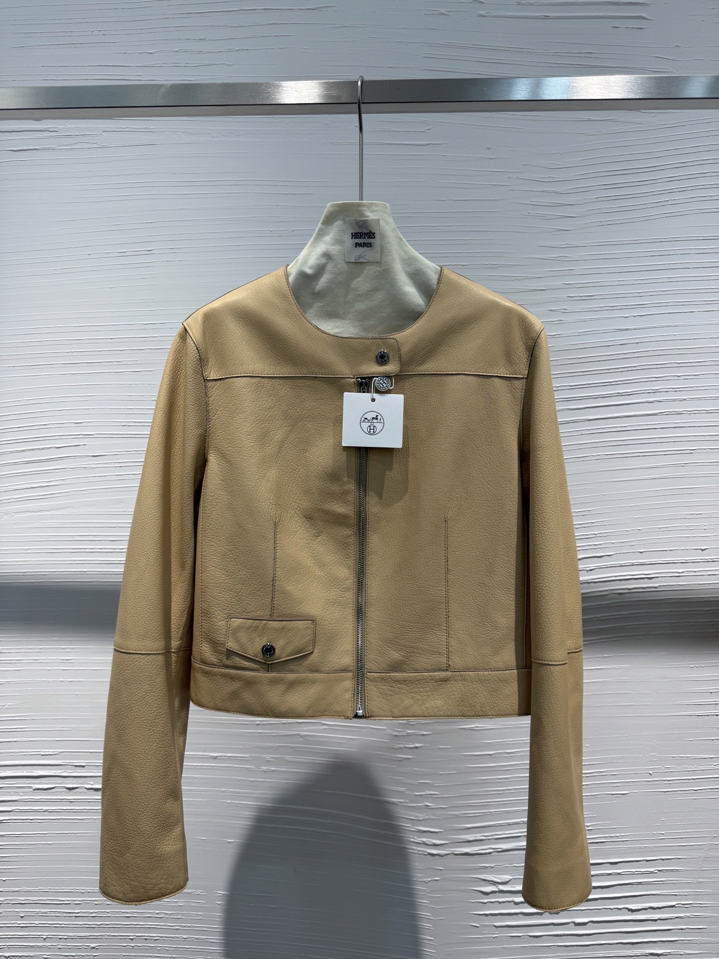 NO:784931,Hermes 2026 series goatskin deer pattern jacket imported from New Zealand, counter synchronization S/xl, Hermes-clothing, hermes, hermes, jackets & coats, sheepskin,19860909Hermes 2026系列 新西兰进口山羊皮鹿纹外套 专柜同步 S/xl,爱马仕-服装,hermes,hermes,jackets & coats,sheepskin,,Women's clothing