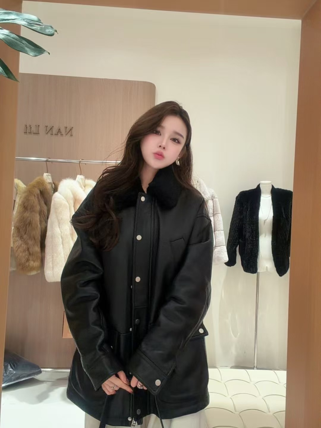 NO:941162,Iceland imported fur all-in-one, special price:, special price, no refunds, no exchanges, no free shipping,19860909冰岛进口皮毛一体 特价:,特价 不退不换不包邮,,Women's clothing