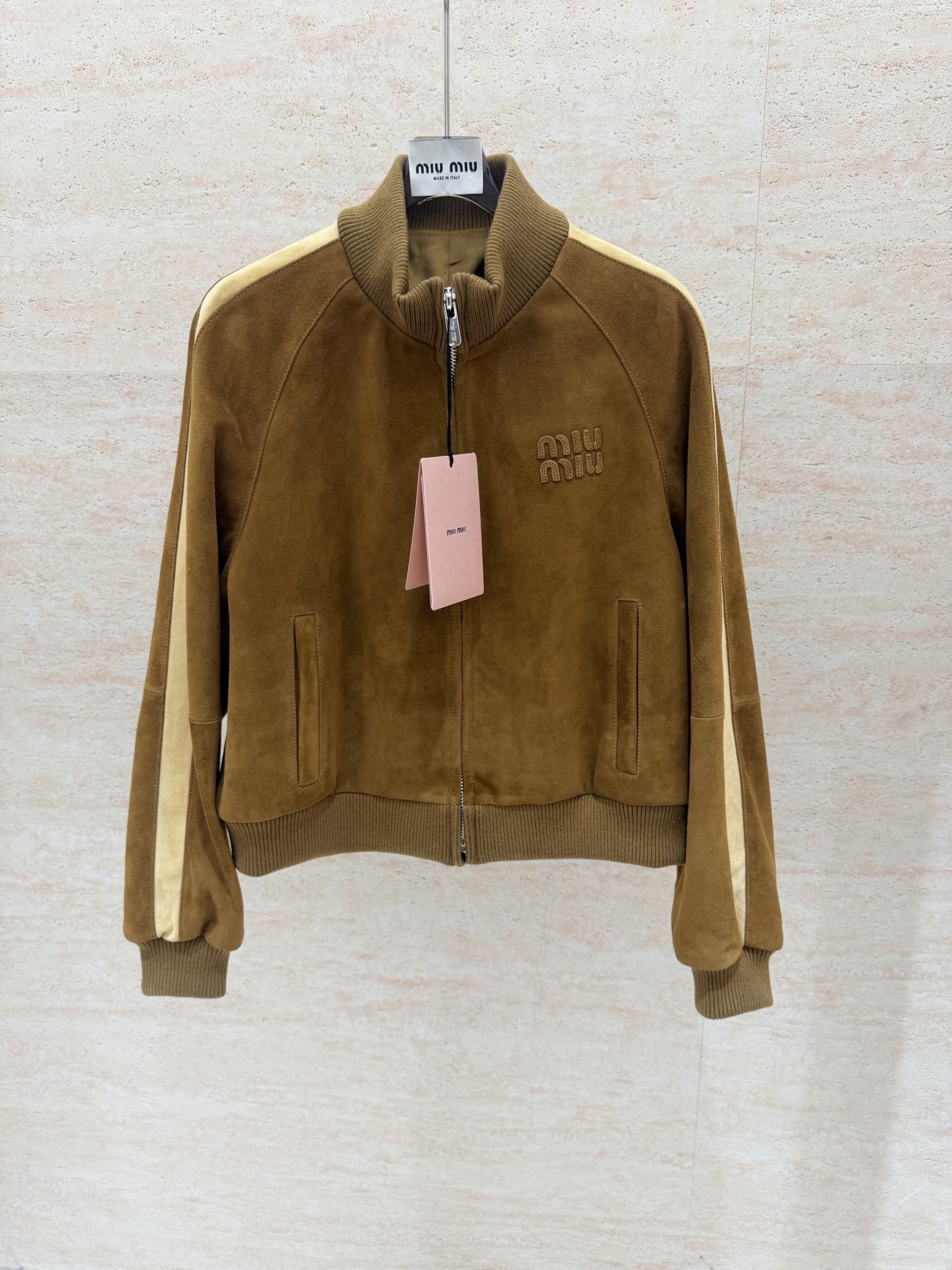 NO:944618,Miumiu 2026 AW series Ethiopian cashmere pure imported wool knitted jacket S/xl, Miumiu-clothing, miumiu, jackets & coats,19860909Miumiu 2026 AW系列 埃塞俄比亚羊绒纯进口拼羊毛针织外套 S/xl,缪缪-服装,miumiu,jackets & coats,,Women's clothing