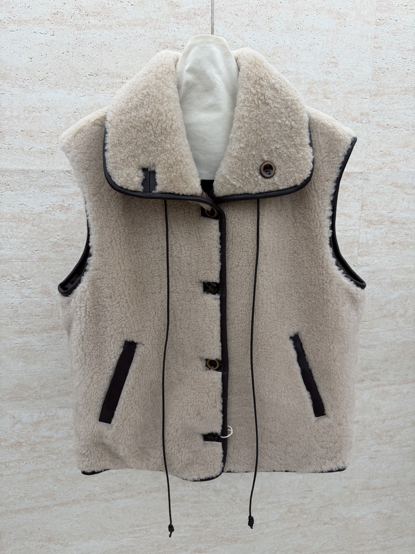 NO:944578,Lowew 2026AW South Africa imported fur one-piece reversible vest S/L, women's clothing,19860909Lowew 2026AW南非进口皮毛一体 双面穿马甲 S/L,女装,,Women's clothing