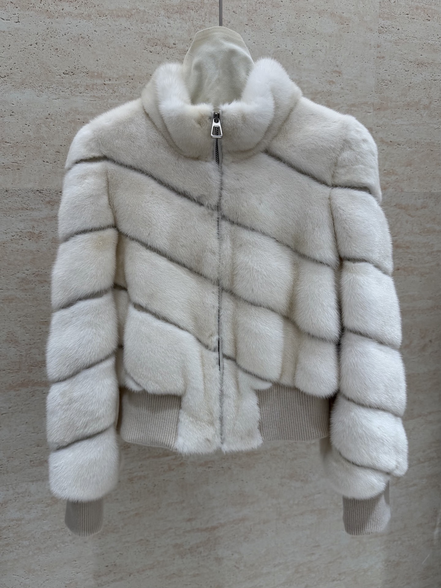 NO:944488,Thousand gold model imported from the United States Crown grade mink high-tech model Thousand gold jacket Export list to South Korea S/Xl, women's clothing, jackets & coats,19860909千金款美国进口皇冠级水貂高工艺款千金外套 出口韩国的单子 S/Xl,女装,jackets & coats,,Women's clothing