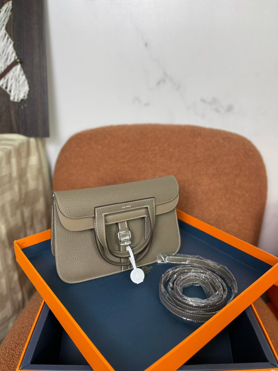 Hermès Hermes handmade wax thread in stock, halzan horseshoe bag 25, elephant gray gold and silver buckle