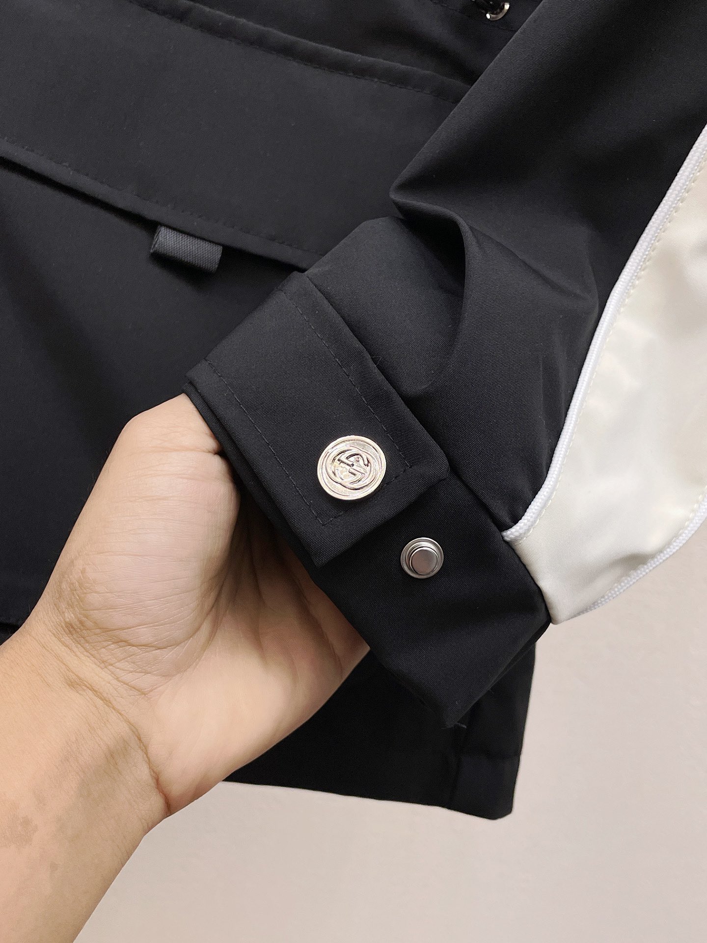 Gucci 2025SS Men's Jacket: High-End, Breathable, and Impeccably Detailed 9 i1705760647 4560 5