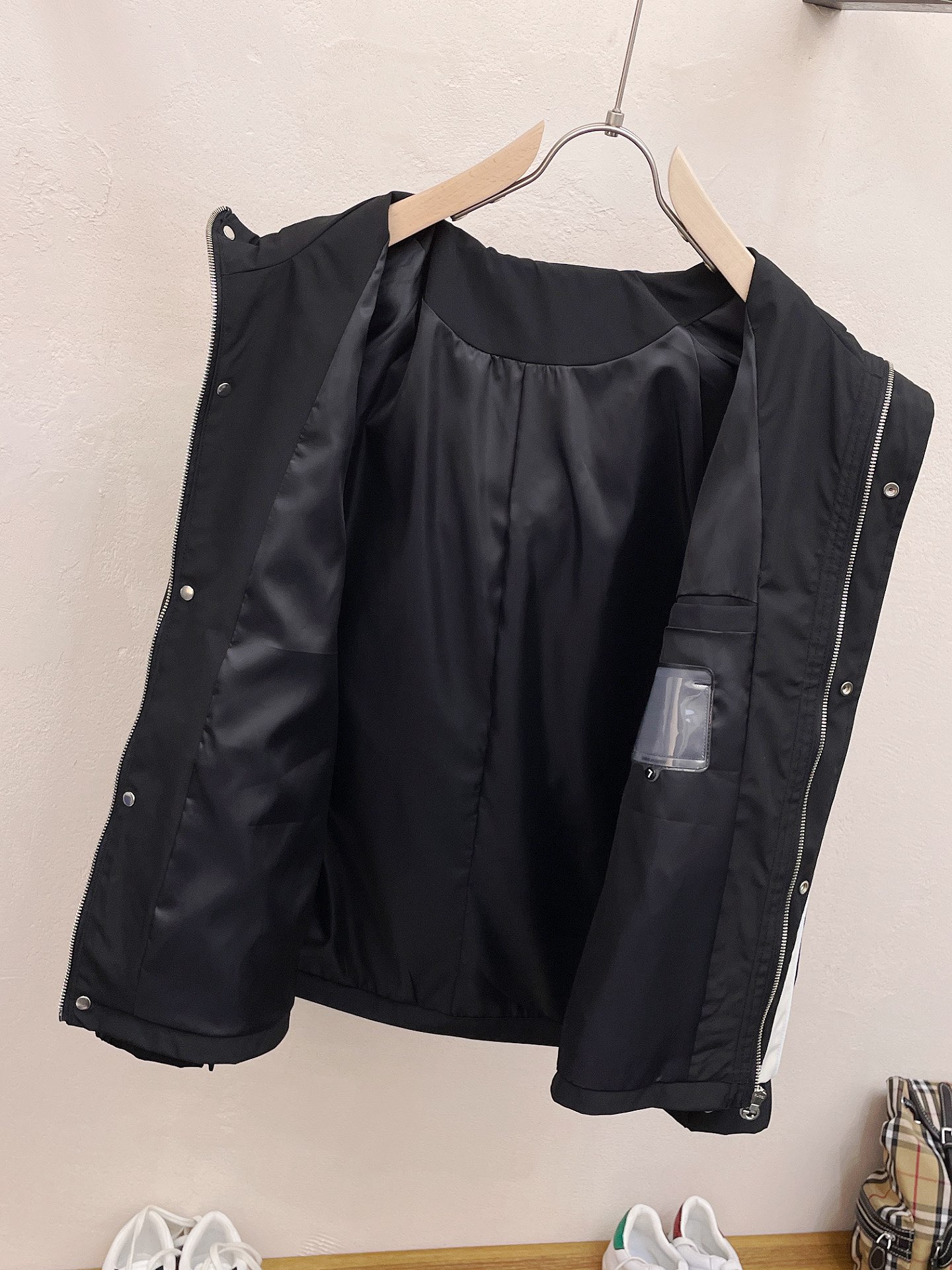Gucci 2025SS Men's Jacket: High-End, Breathable, and Impeccably Detailed 5 i1705760647 9283 3