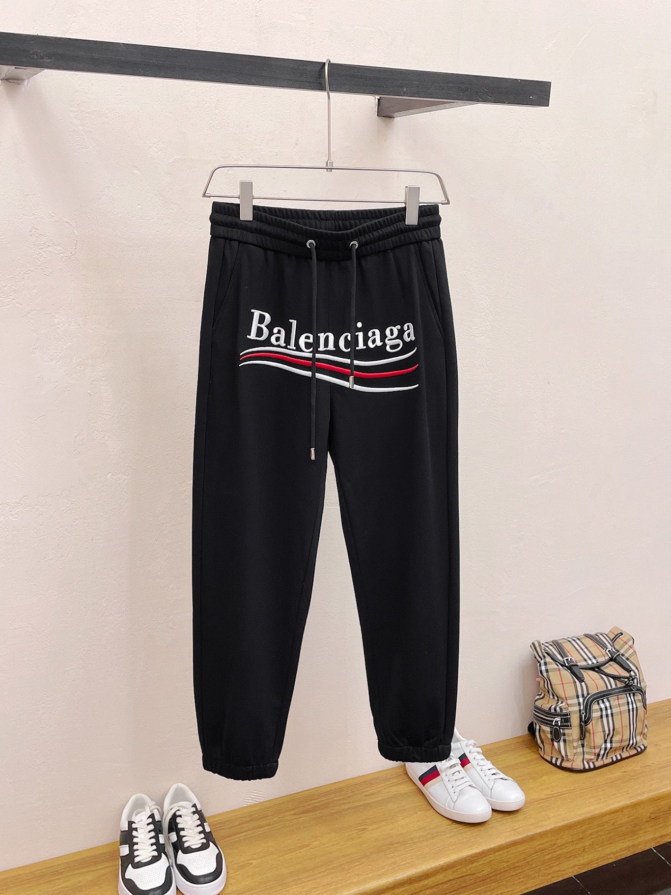 Wat is de beste plek om replica te kopen
 Balenciaga Kleding Broek Lentecollectie Casual