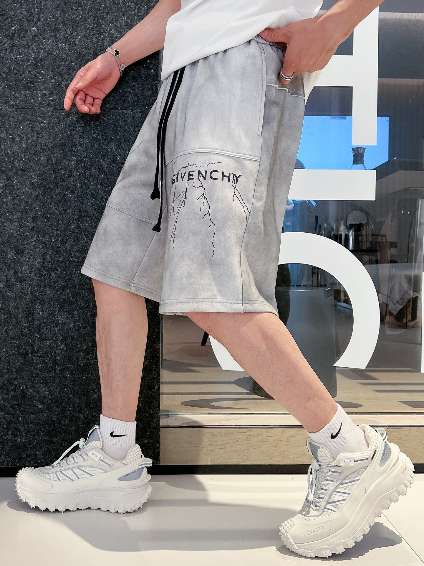 “New Men’s Leisure Shorts 2025: Advanced Air-Skinned Fabric for Ultimate Comfort” - 图片 3