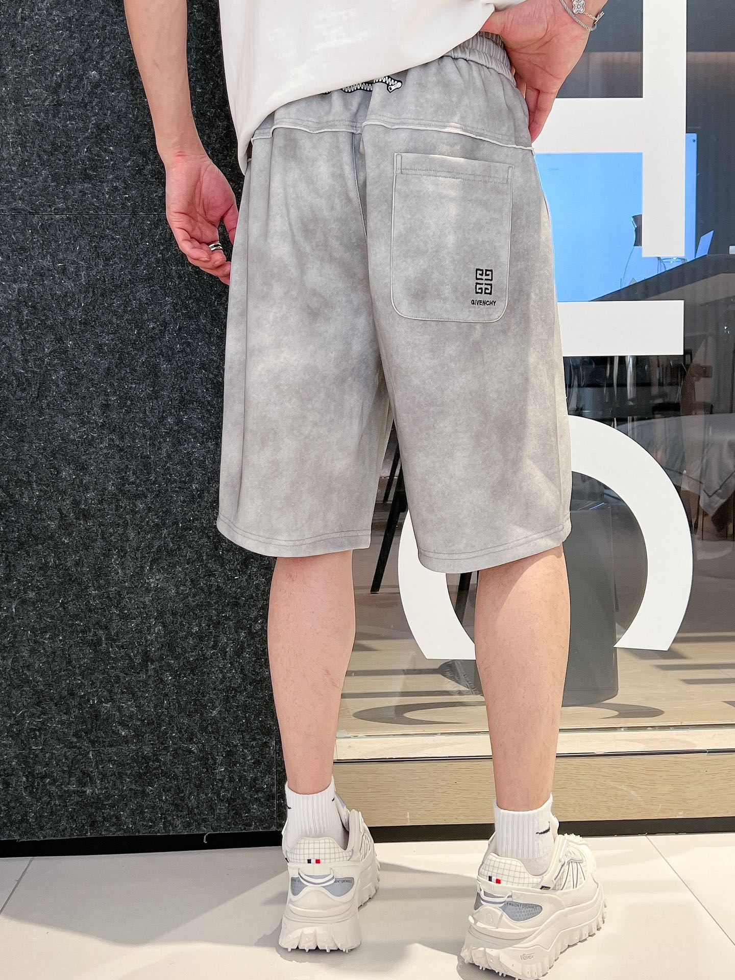 “New Men’s Leisure Shorts 2025: Advanced Air-Skinned Fabric for Ultimate Comfort” - 图片 4