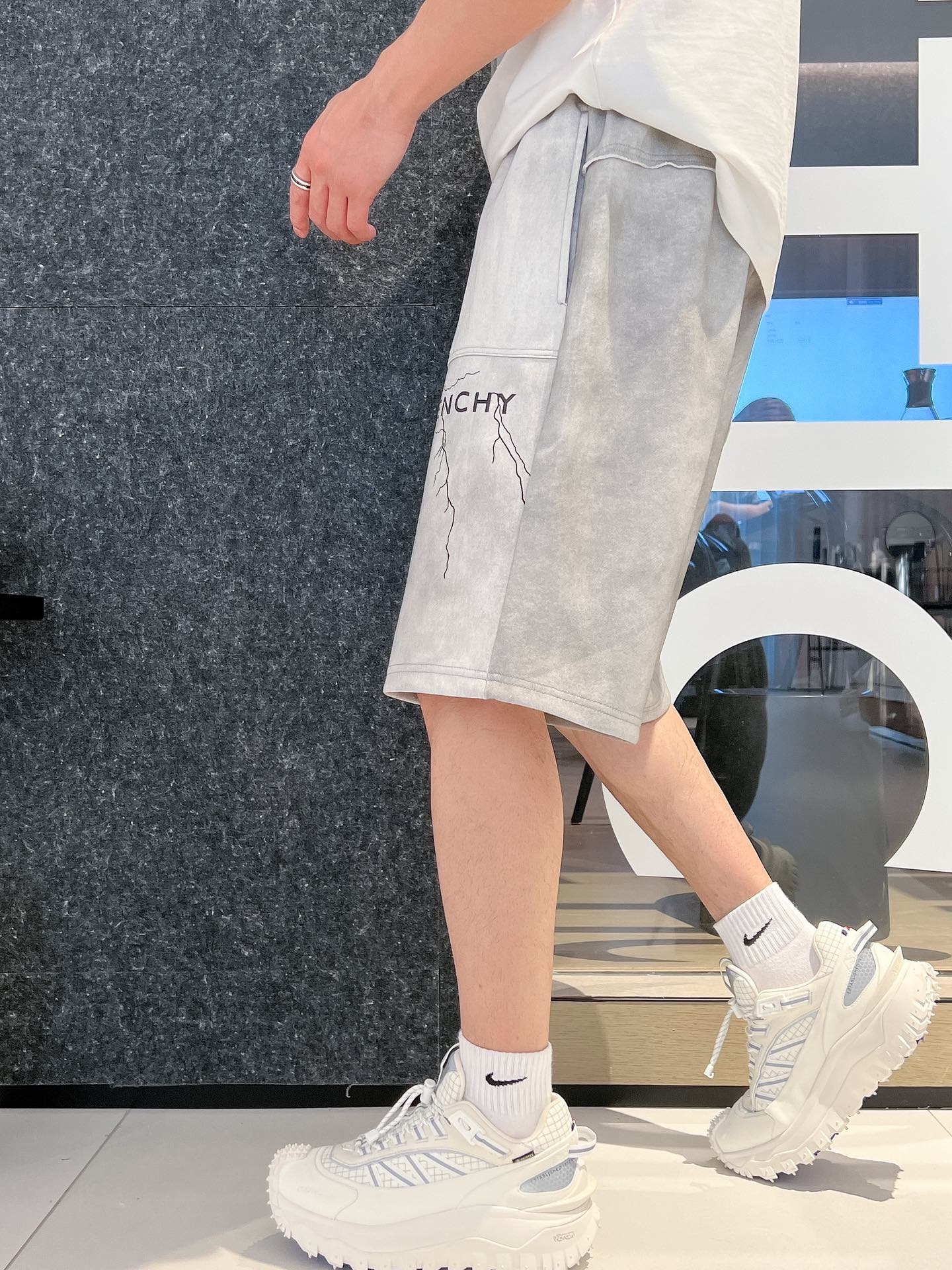 “New Men’s Leisure Shorts 2025: Advanced Air-Skinned Fabric for Ultimate Comfort” - 图片 9