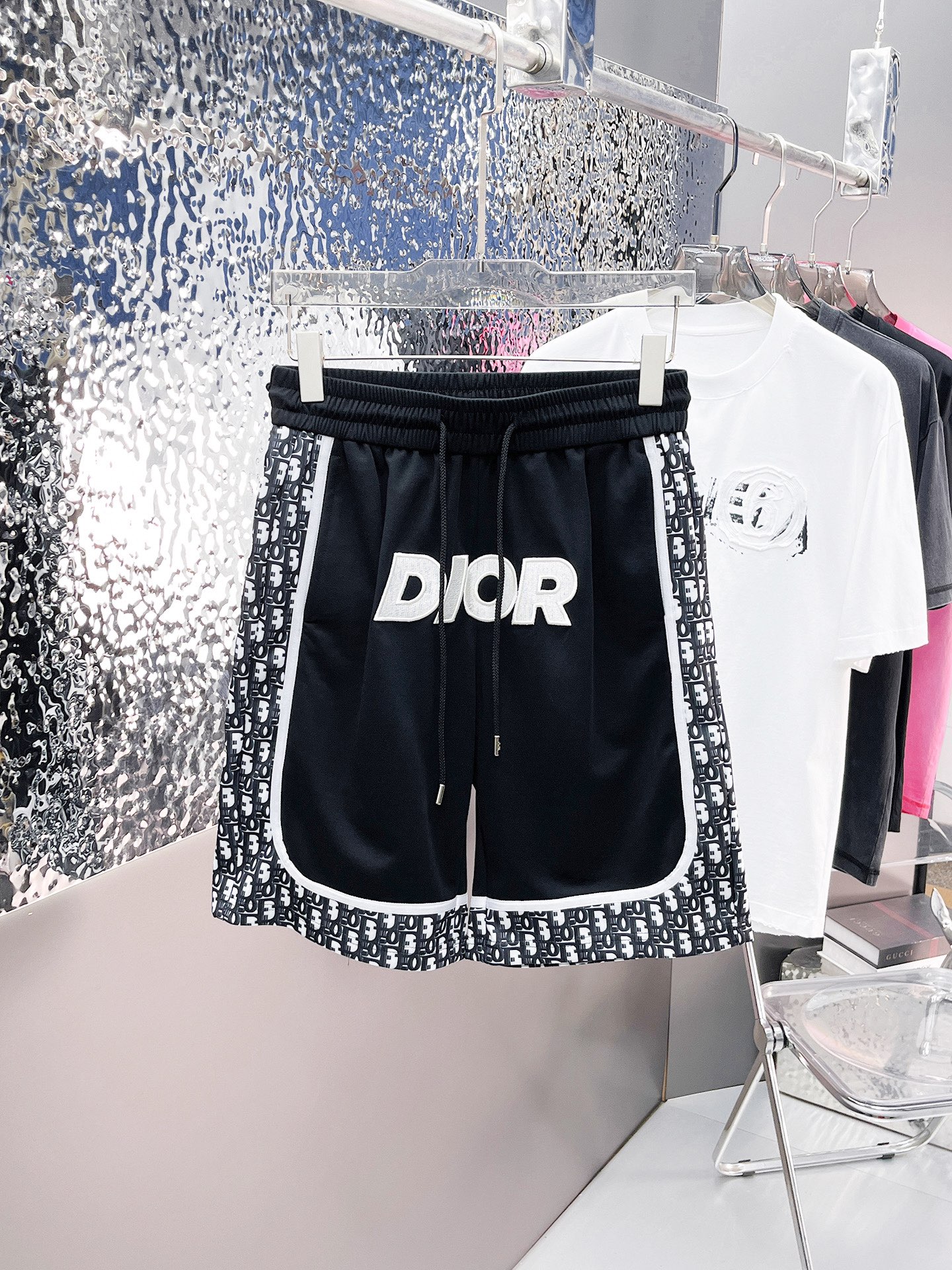 NO:915201,Dior's 2026 new summer men's casual shorts with three complete standards, advanced custom-made breathable fabrics, extremely breathable, elastic and comfortable, impeccable details, top-grade accessories, original logo design concept, delicate and soft feel!  The upper body fit is awesome!  For sizes M-XXXL, please state your height and weight when ordering, dior, shorts,19860909迪奥 三标齐全 2026夏季新款男士休闲短裤,高级定制面料透气面料 透气弹力舒适度极高,细节无可挑剔,顶级辅料配备,原版logo设计理念,手感细腻柔软！上身版型超赞！尺码M-XXXL下单报身高体重,,dior,shorts,,Men's clothing