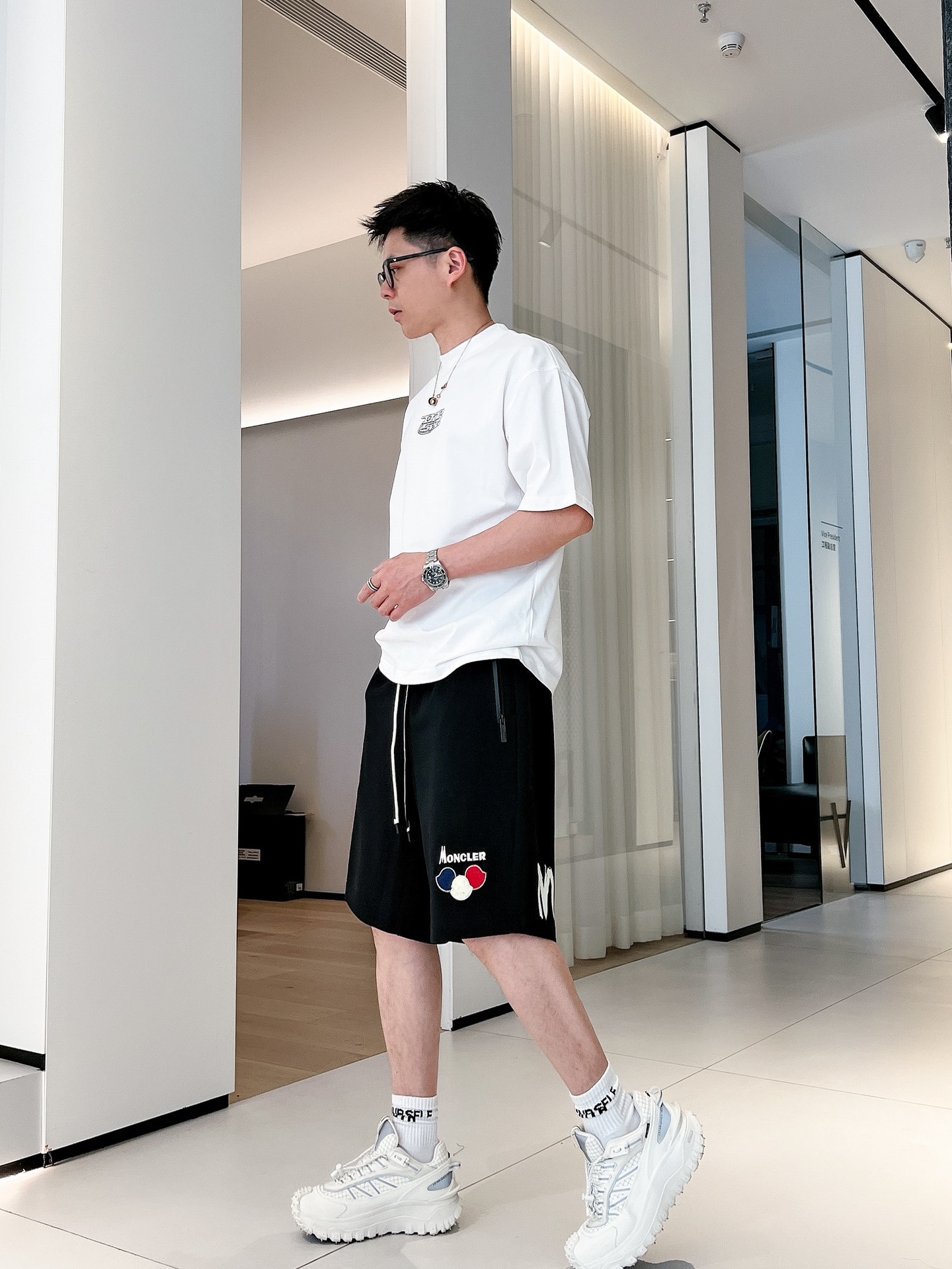 蒙口 三标齐全 2026夏季新款男士休闲短裤,高级定制面料透气面料 透气弹力舒适度极高,细节无可挑剔,顶级辅料配 蒙口 三标齐全 2026夏季新款男士休闲短裤,高级定制面料透气面料 透气弹力舒适度极高,细节无可挑剔,顶级辅料配