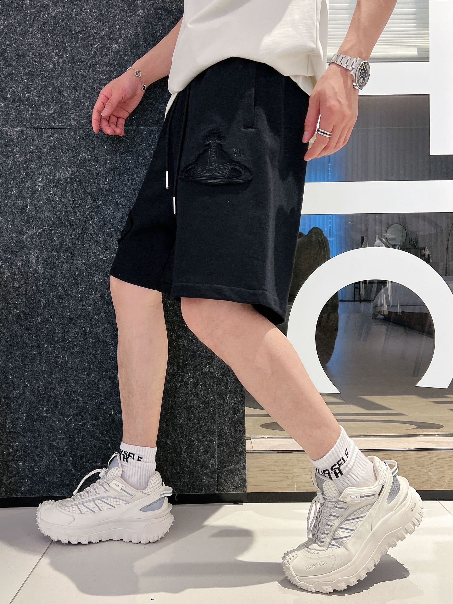 “2025 Men’s Leisure Shorts: Queen of the West Collection with Advanced Fabrics and Comfort”