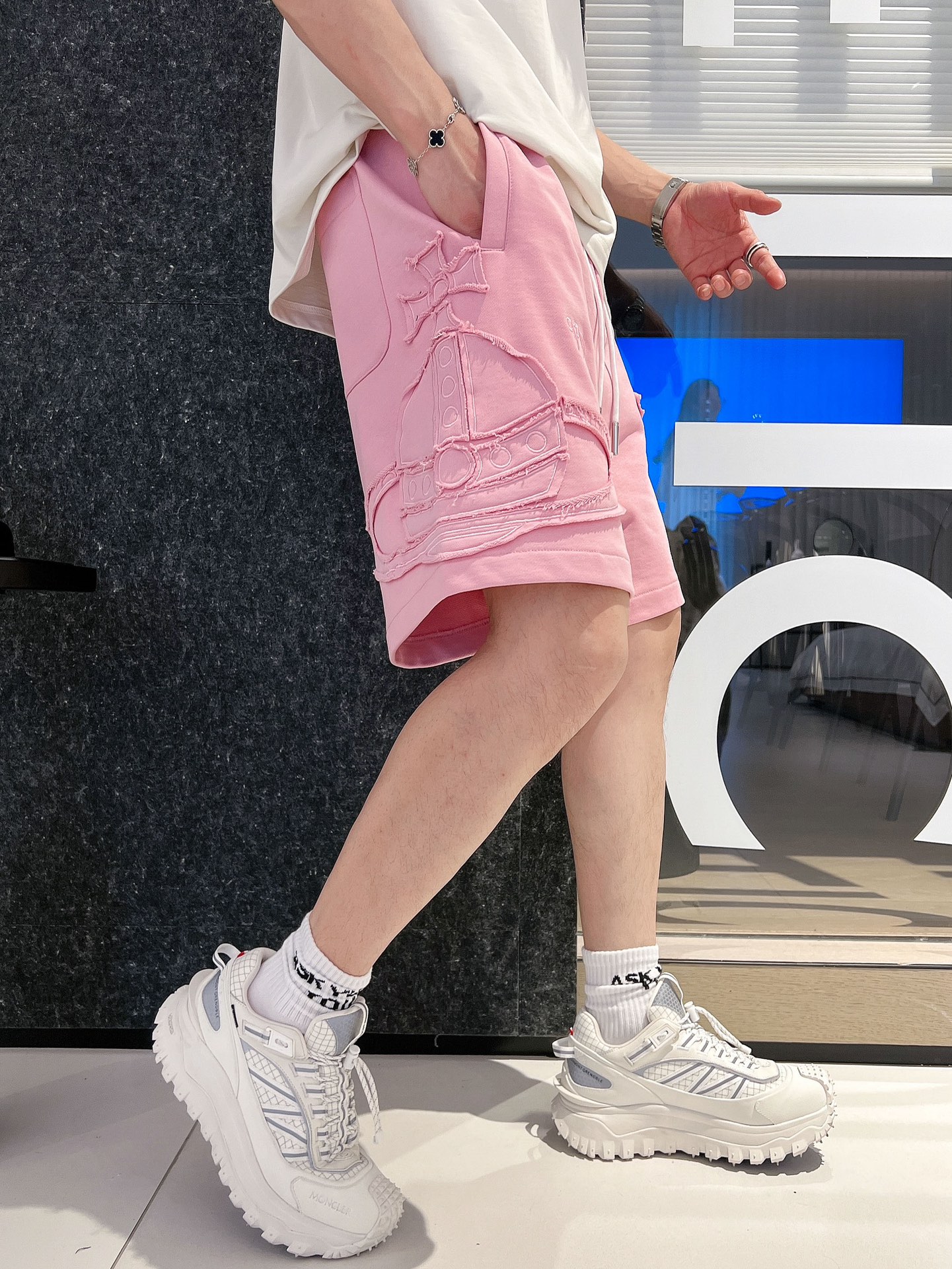 “2025 Summer Men’s Leisure Shorts Collection by Queen of the West” - 图片 5