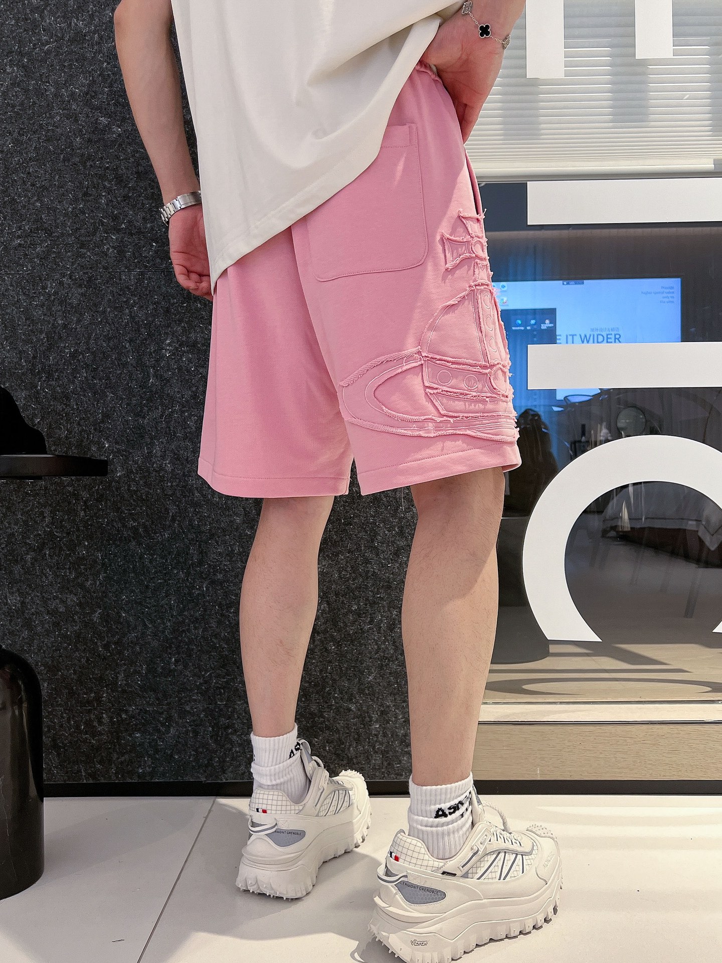“2025 Summer Men’s Leisure Shorts Collection by Queen of the West” - 图片 3