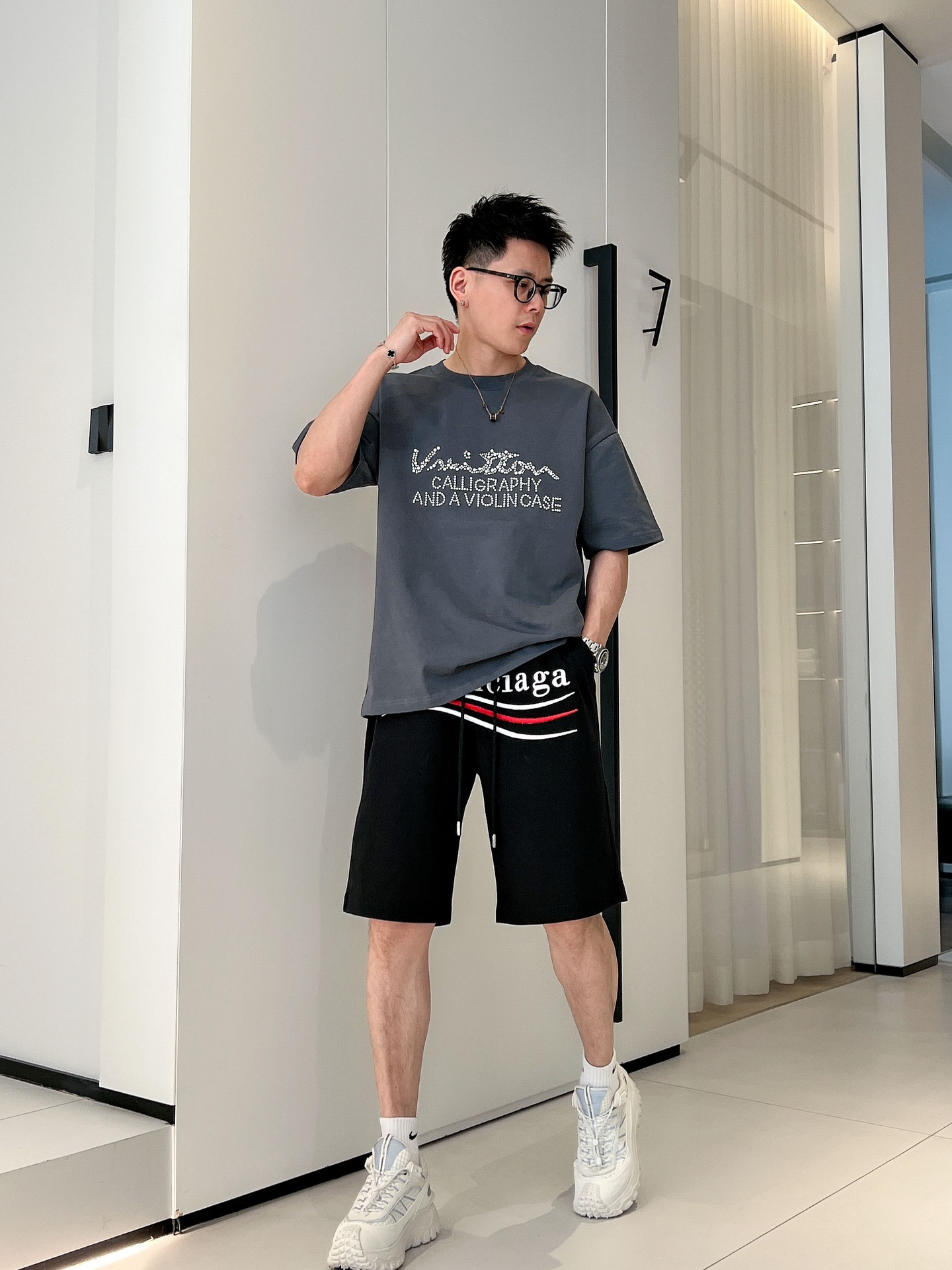 巴黎世家  三标齐全    2026夏季新款男士休闲短裤，高级定制面料透气面料 透气弹力舒适度极高，细节无可挑剔，顶级辅