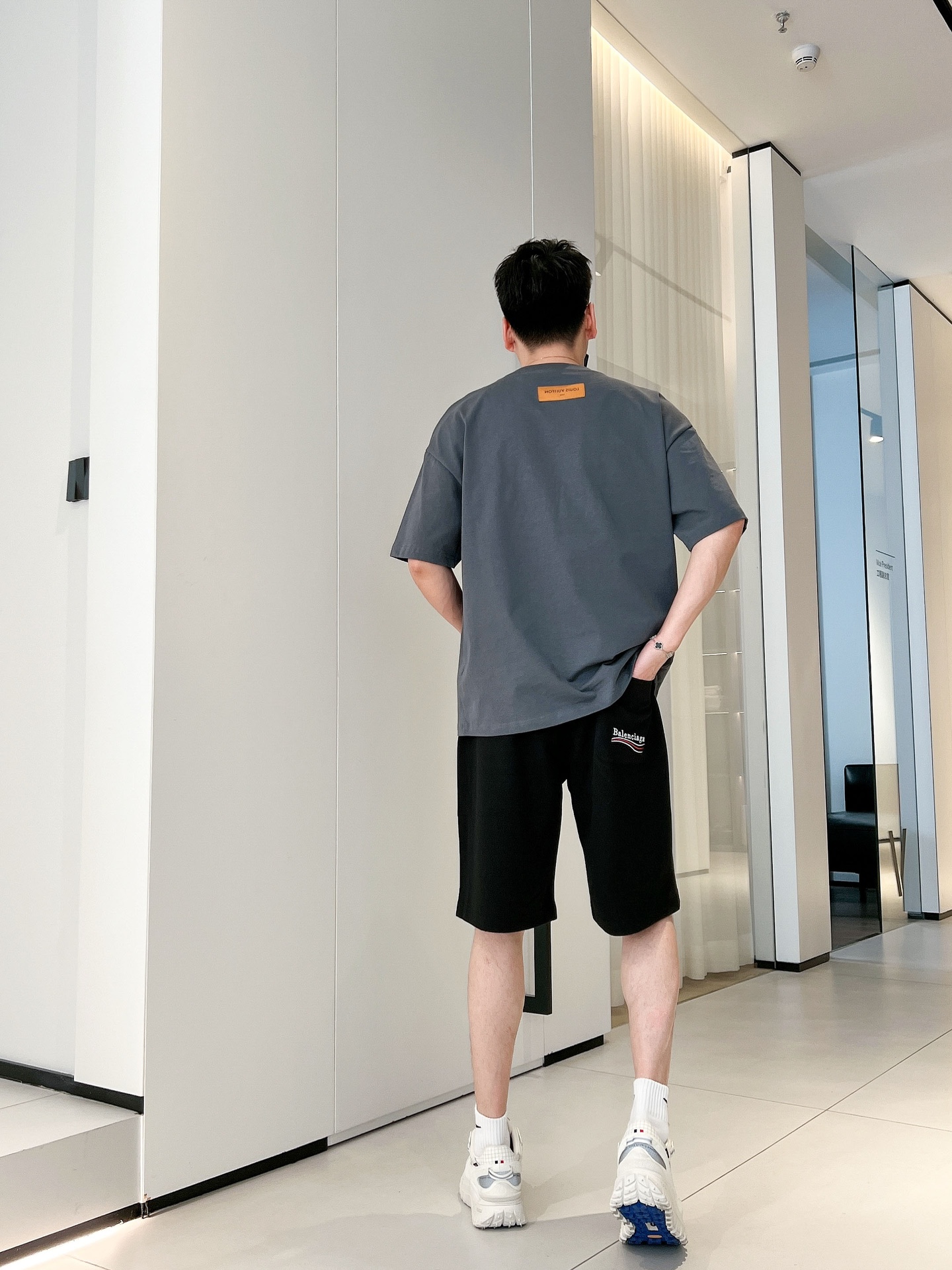 巴黎世家  三标齐全    2026夏季新款男士休闲短裤，高级定制面料透气面料 透气弹力舒适度极高，细节无可挑剔，顶级辅