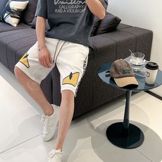 芬迪 三标齐全 2026夏季新款男士休闲短裤,高级定制面料透气面料 透气弹力舒适度极高,细节无可挑剔,顶级辅料配 芬迪 三标齐全 2026夏季新款男士休闲短裤,高级定制面料透气面料 透气弹力舒适度极高,细节无可挑剔,顶级辅料配