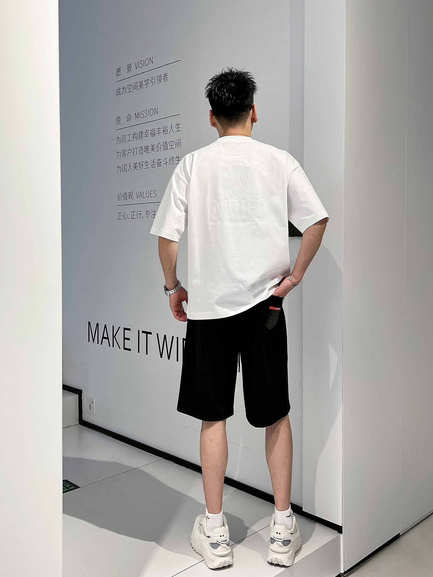 普拉达 三标齐全 2026夏季新款男士休闲短裤,高级定制面料透气面料 透气弹力舒适度极高,细节无可挑剔,顶级辅料 普拉达 三标齐全 2026夏季新款男士休闲短裤,高级定制面料透气面料 透气弹力舒适度极高,细节无可挑剔,顶级辅料