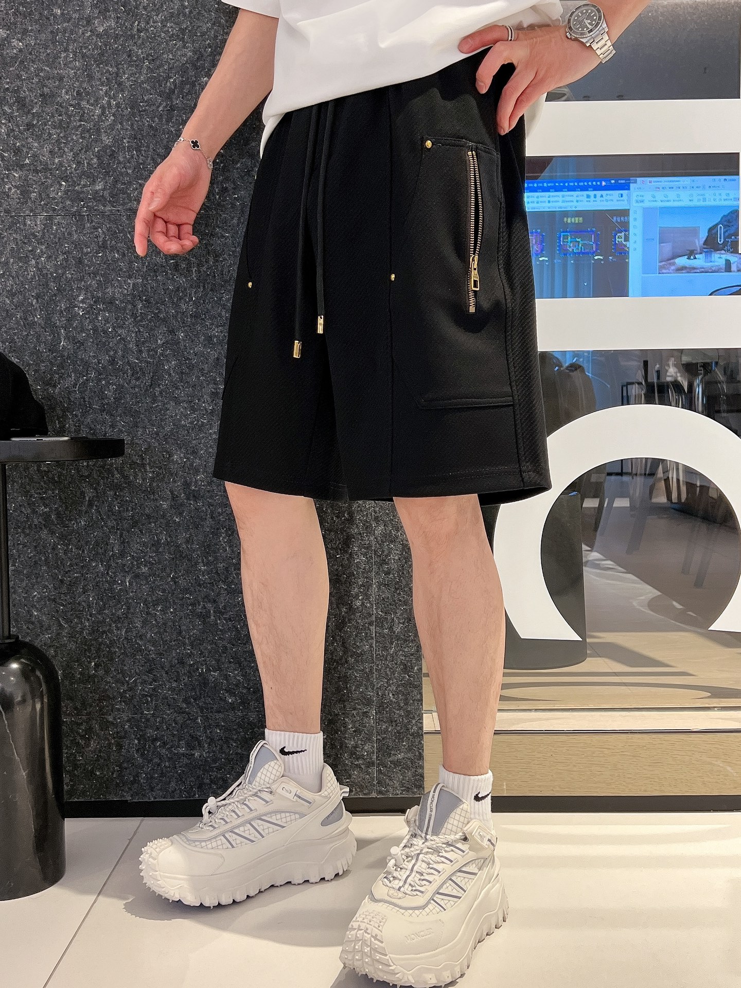 LV  三标齐全    2026夏季新款男士休闲短裤，高级定制面料透气面料 透气弹力舒适度极高，细节无可挑剔，顶级辅料配