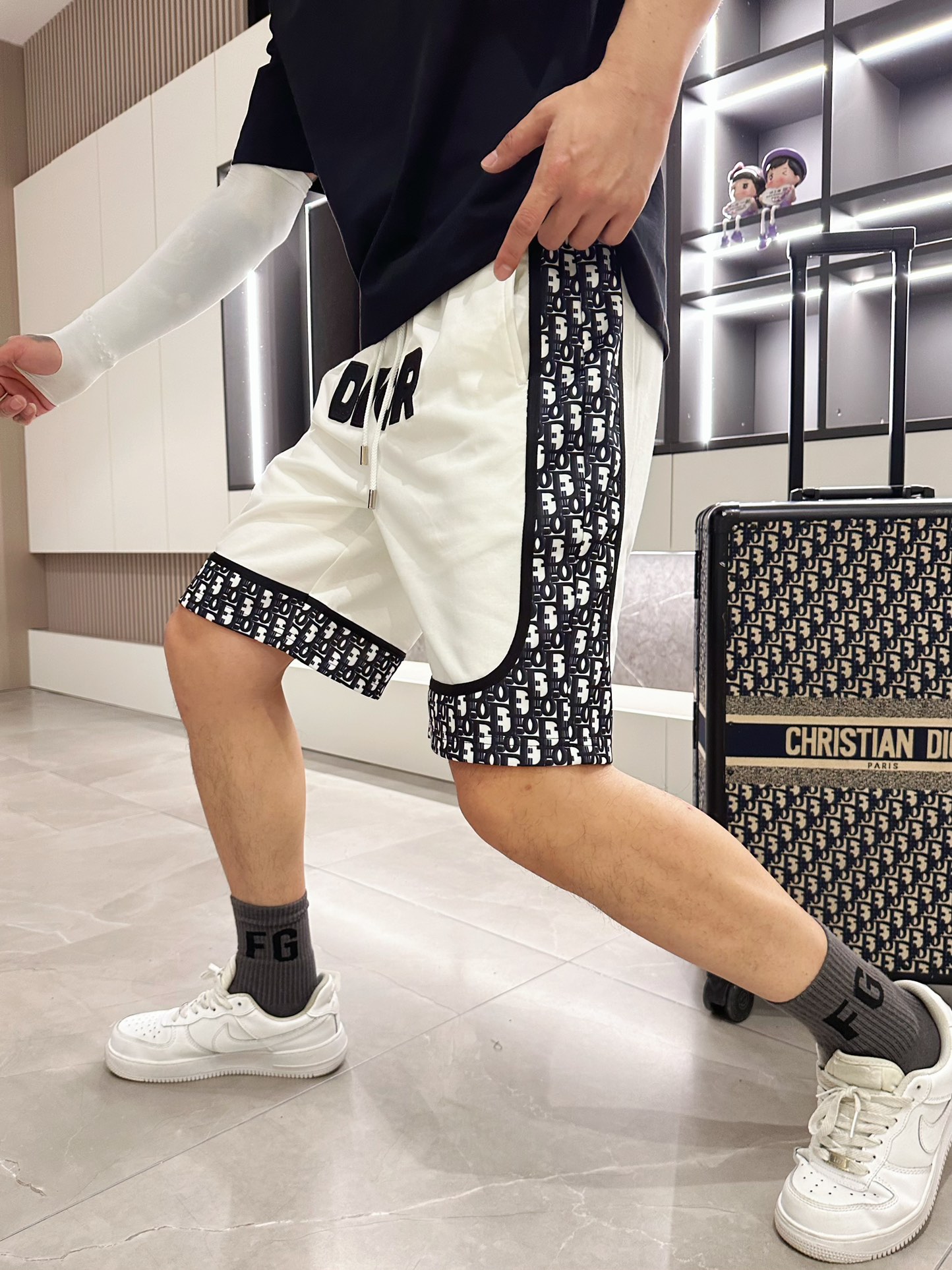 High Quality
 Dior Clothing Shorts Buy Best High-Quality
 Men Summer Collection Casual