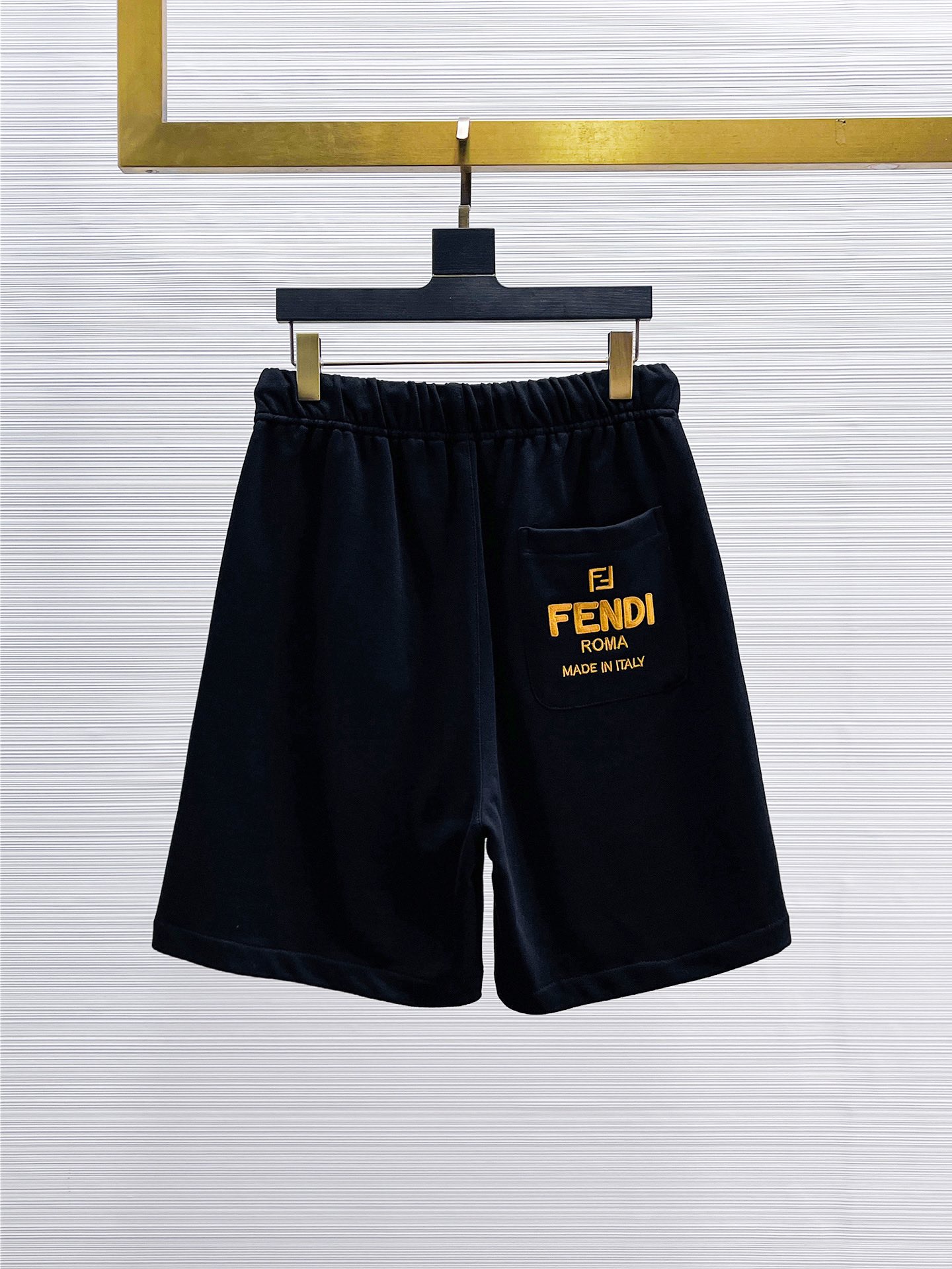 NO:140934,Fendi has complete three standards. New summer casual shorts for men, high-end customized fabric breathable fabric, extremely breathable, elastic and comfortable, impeccable details, top-level auxiliary materials, original logo design concept, delicate and soft feel!  The upper body style is excellent!  Size M-XXXL order to report height and weight, fendi, shorts, alexander wang19860909芬迪 三标齐全 夏季新款男士休闲短裤,高级定制面料透气面料 透气弹力舒适度极高,细节无可挑剔,顶级辅料配备,原版logo设计理念,手感细腻柔软！上身版型超赞！尺码M-XXXL下单报身高体重,,fendi,shorts,alexander wang,Men's clothing