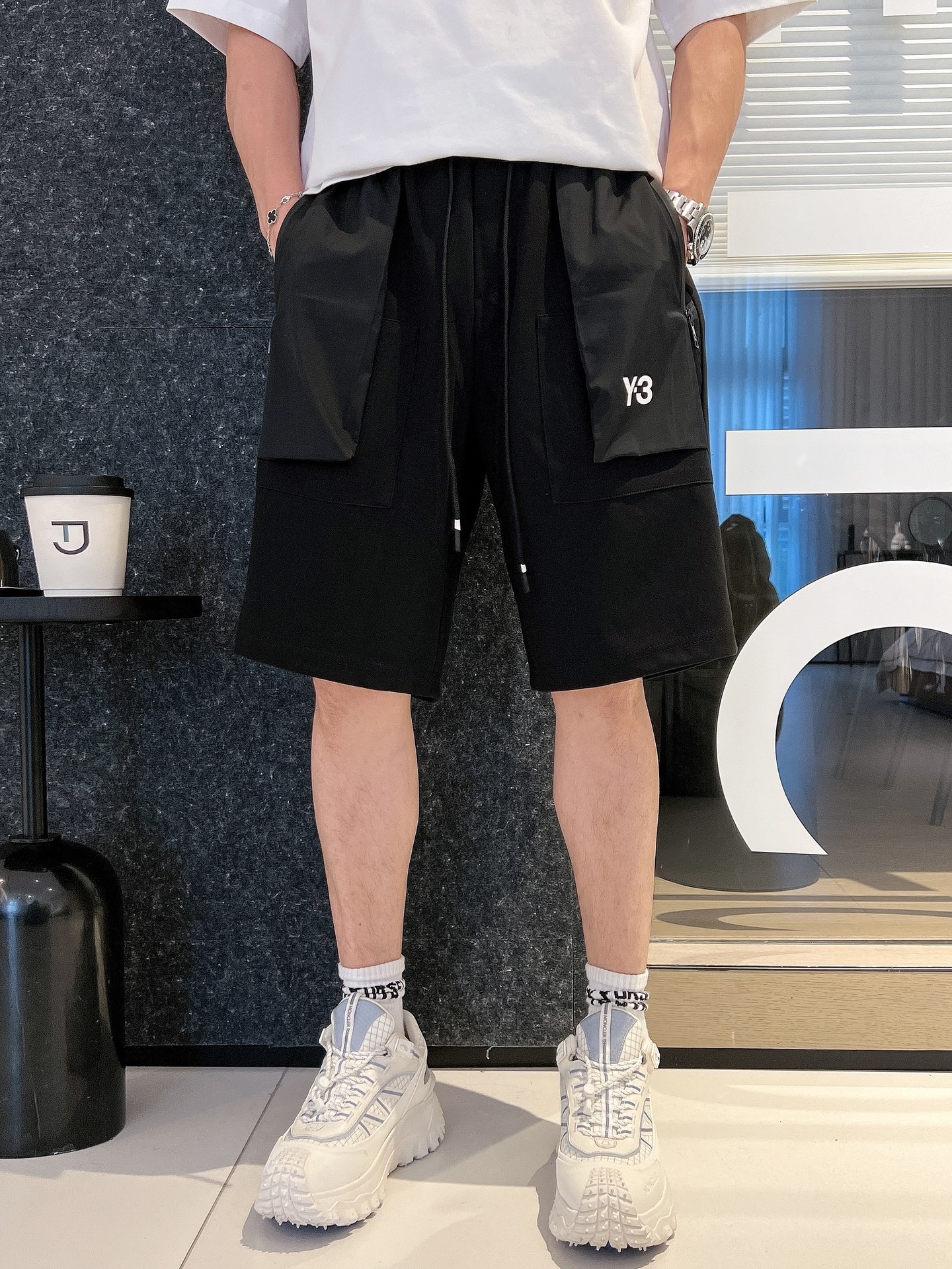 “Men’s Recreational Shorts with Custom Air-Escalation and High-Escalation Design” - 图片 3