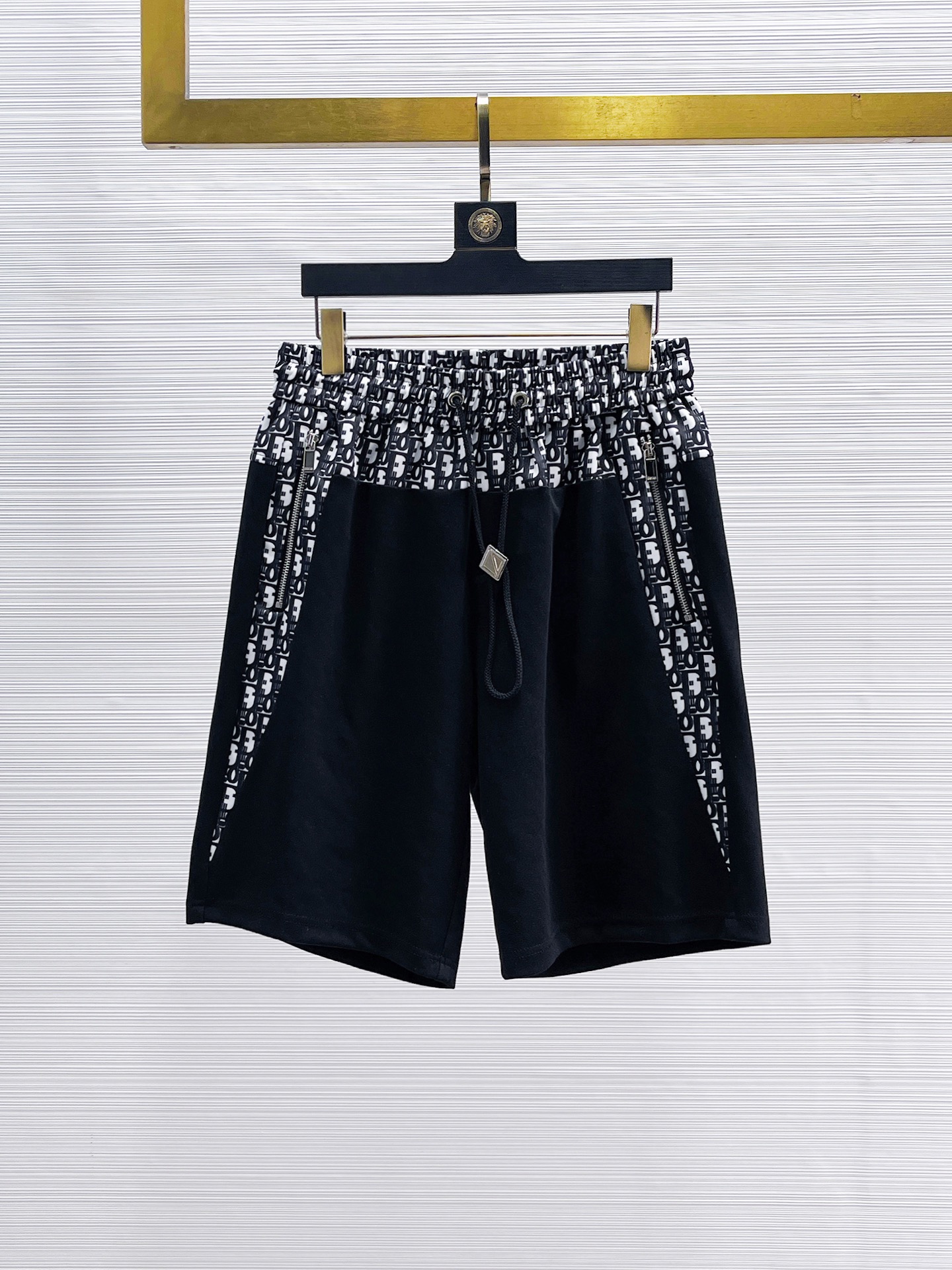 NO:140932,Dior has complete three standards. New summer casual shorts for men, high-end custom fabric breathable fabric, extremely breathable elastic and comfortable, impeccable details, top-level auxiliary materials, original logo design concept, delicate and soft feel!  The upper body style is excellent!  Size M-XXXL order to report height and weight, dior, shorts, alexander wang19860909迪奥 三标齐全 夏季新款男士休闲短裤,高级定制面料透气面料 透气弹力舒适度极高,细节无可挑剔,顶级辅料配备,原版logo设计理念,手感细腻柔软！上身版型超赞！尺码M-XXXL下单报身高体重,,dior,shorts,alexander wang,Men's clothing