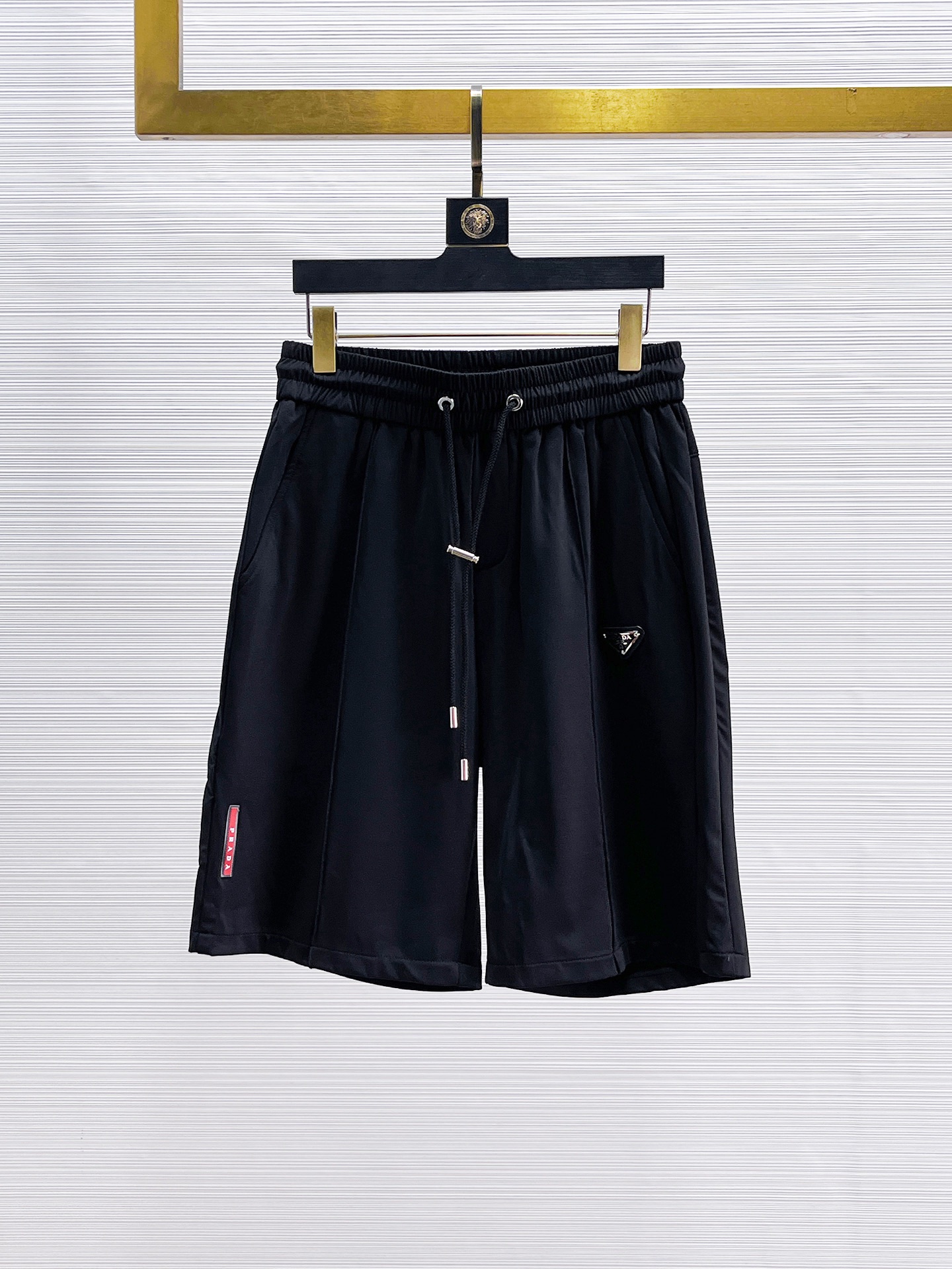 NO:140926,Prada has complete three standards. New summer casual shorts for men, high-end custom fabric breathable fabric, extremely breathable elastic and comfortable, impeccable details, top-level auxiliary materials, original logo design concept, delicate and soft feel!  The upper body style is excellent!  Size M-XXXL order to report height and weight, prada, shorts, alexander wang19860909普拉达 三标齐全 夏季新款男士休闲短裤,高级定制面料透气面料 透气弹力舒适度极高,细节无可挑剔,顶级辅料配备,原版logo设计理念,手感细腻柔软！上身版型超赞！尺码M-XXXL下单报身高体重,,prada,shorts,alexander wang,Men's clothing