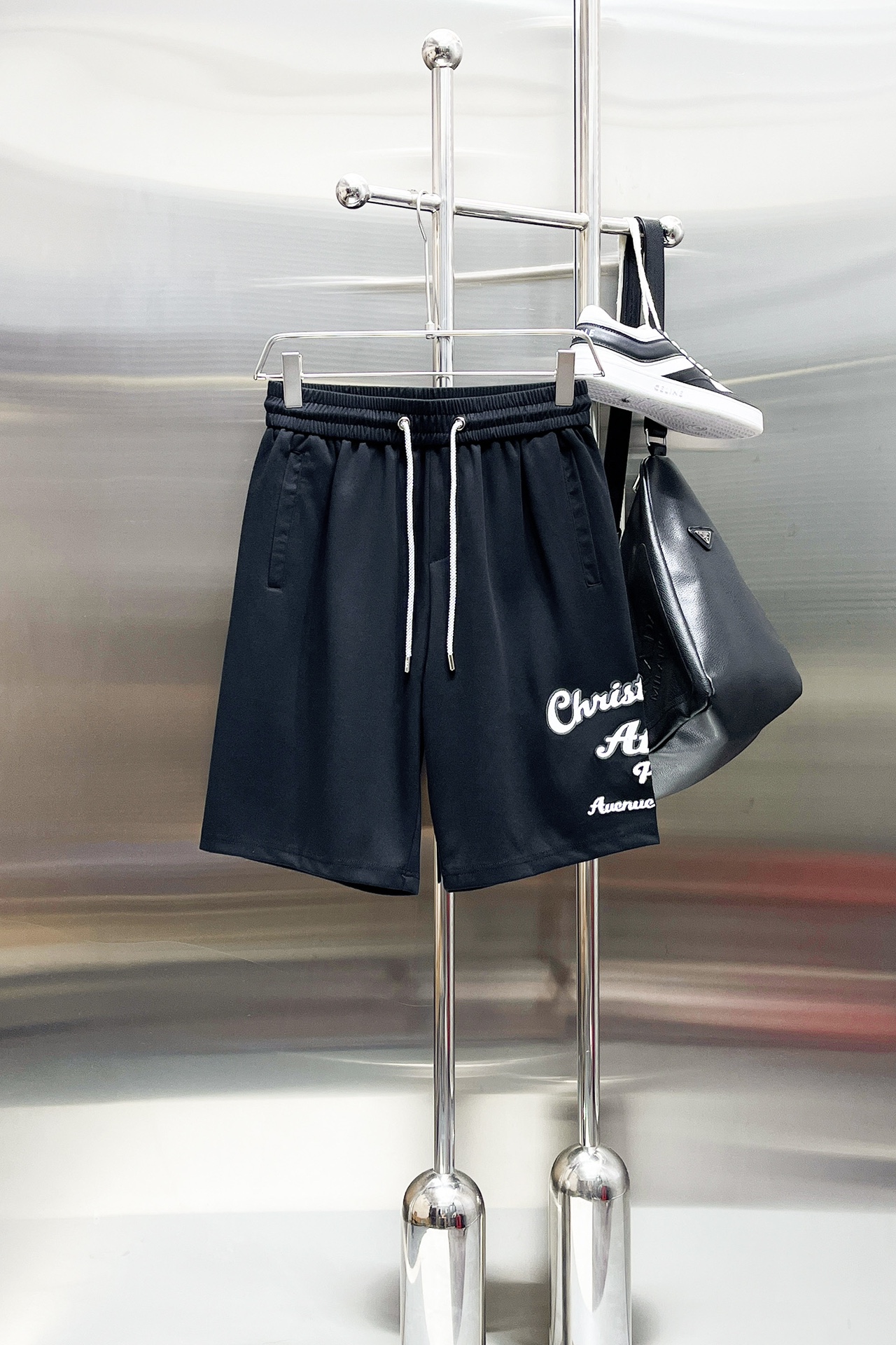 NO:775009,Dior's three-standard complete 2026 summer new men's casual shorts, advanced custom-made breathable fabrics, extremely breathable, elastic and comfortable, impeccable details, top-grade accessories, original logo design concept, delicate and soft feel!  The upper body fit is awesome!  For sizes M-XXXL, please state your height and weight when ordering, dior, shorts,19860909迪奥三标齐全 2026夏季新款男士休闲短裤,高级定制面料透气面料 透气弹力舒适度极高,细节无可挑剔,顶级辅料配备,原版logo设计理念,手感细腻柔软！上身版型超赞！尺码M-XXXL下单报身高体重,,dior,shorts,,Men's clothing
