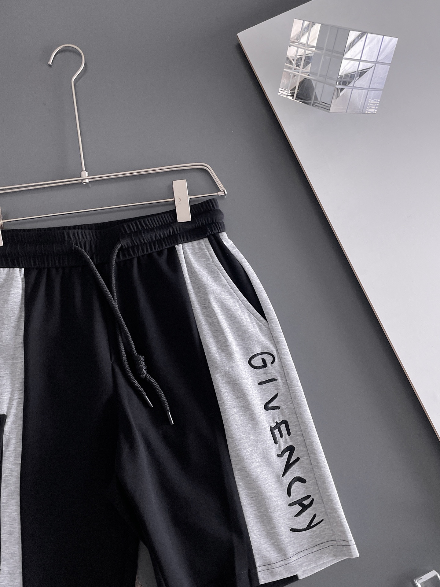 “New Men’s Leisure Shorts with Air-Skinned Fabric for Ultimate Comfort and Style” - 图片 4