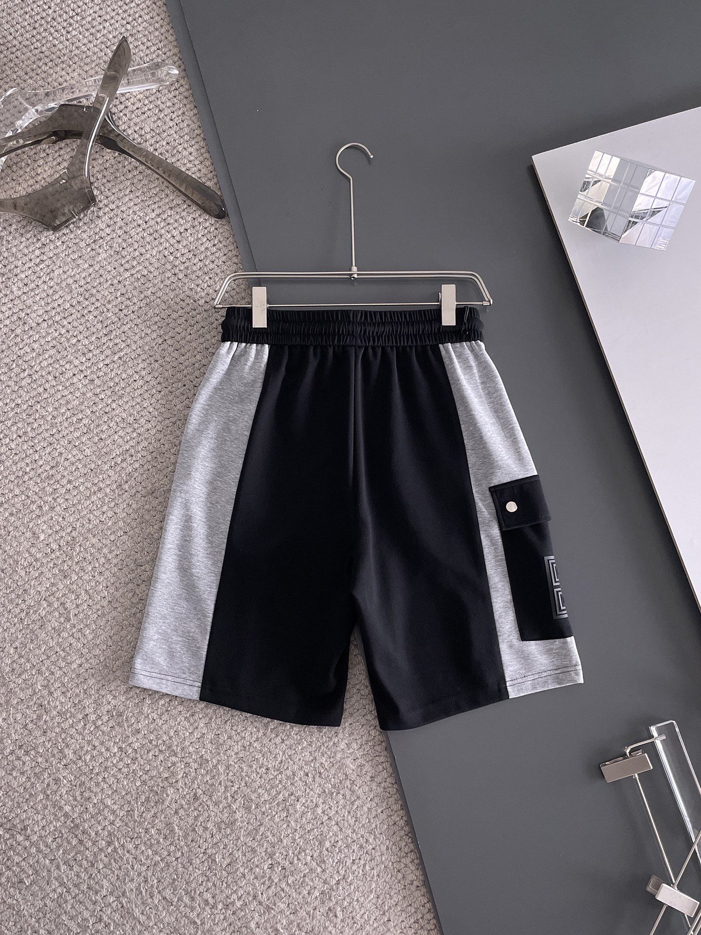 “New Men’s Leisure Shorts with Air-Skinned Fabric for Ultimate Comfort and Style” - 图片 2