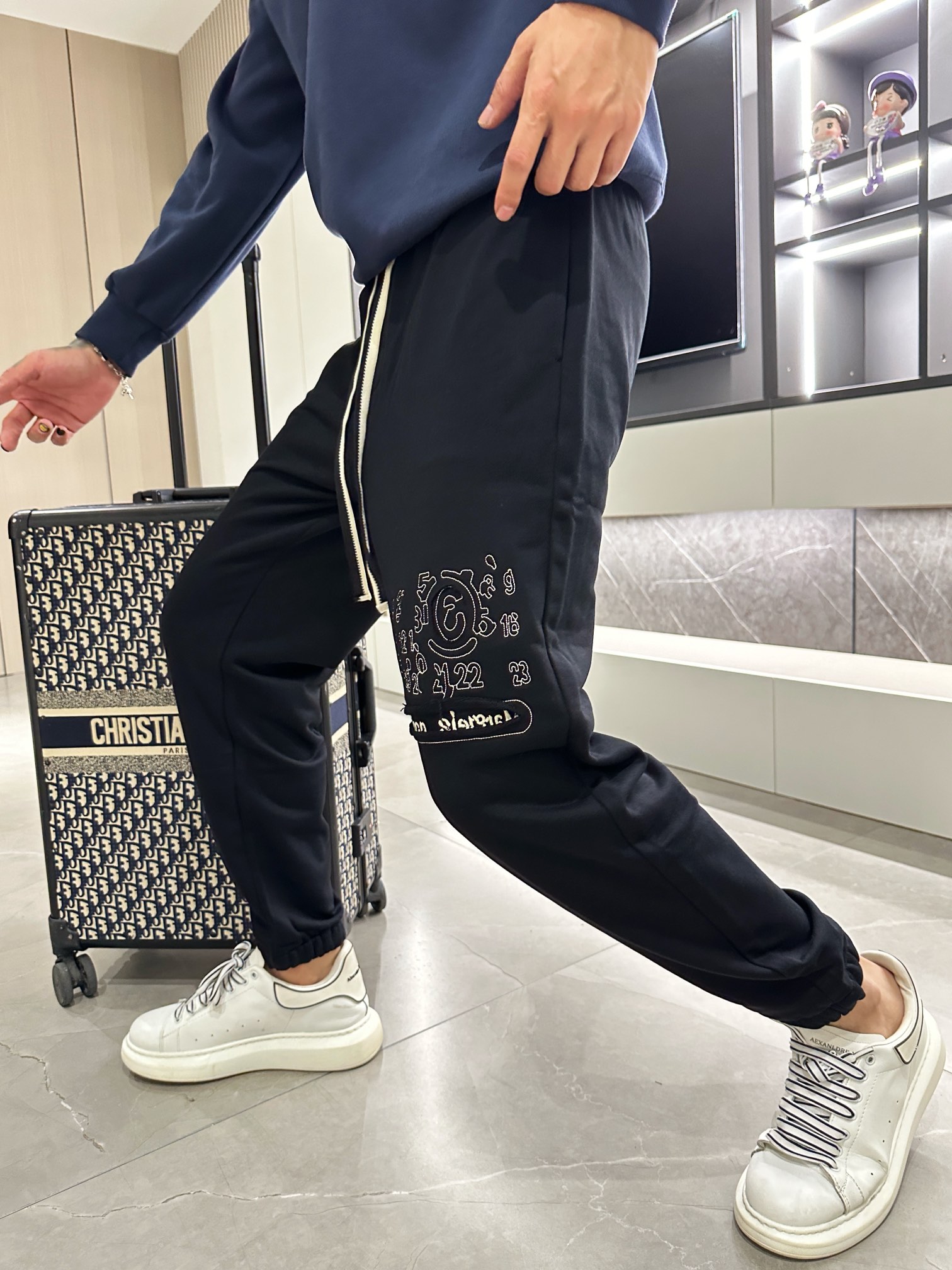 Maison Margiela Classic Logo Sweatpants - 2025 Spring Collection 2 i1724672464 2129 0