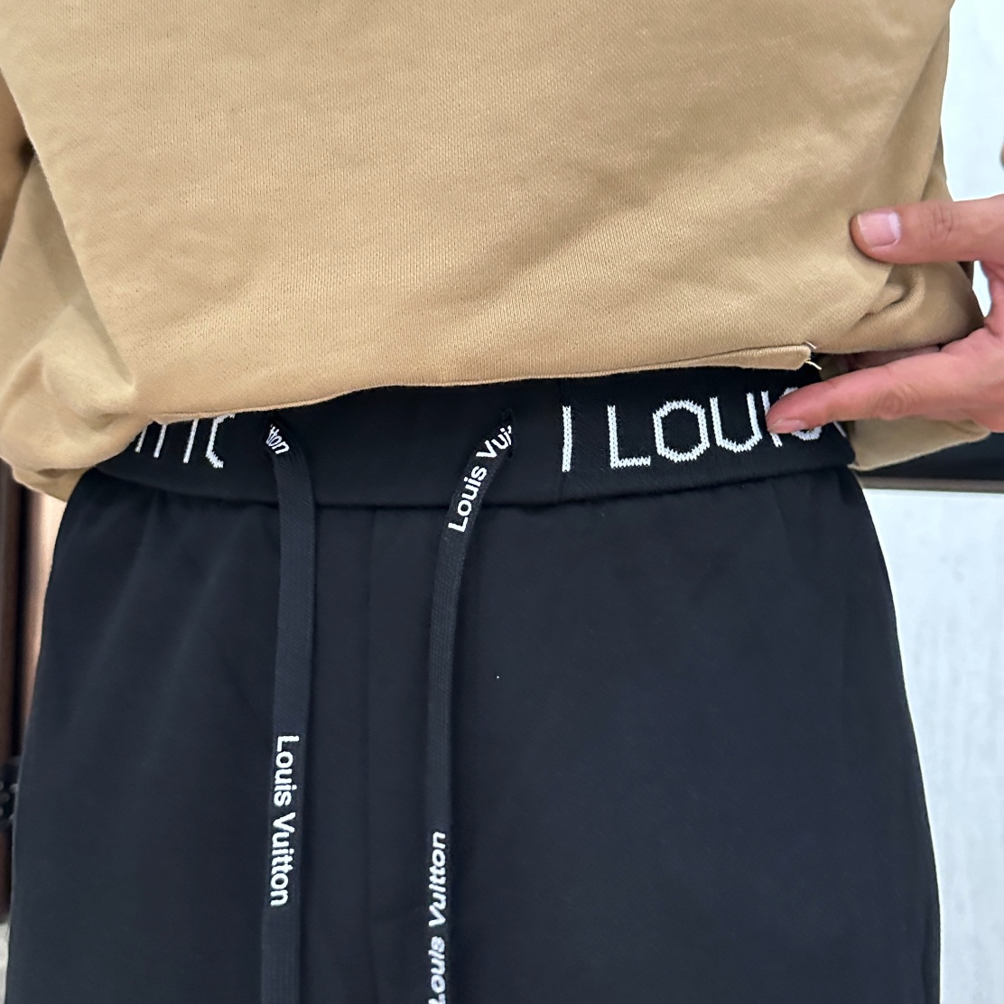 Louis Vuitton 2025 Spring New Men's Black Logo Lounge Pants - Luxury Comfort 8 i1725711113 3321 1