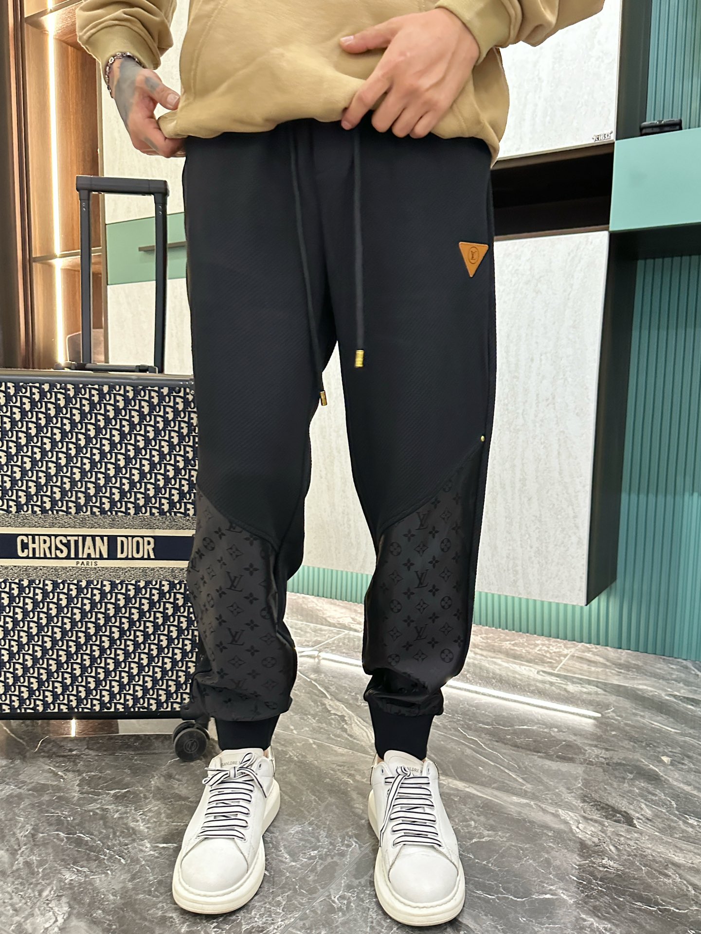 Louis Vuitton Men's 2025 Spring Collection Logo Print Casual Pants 3 i1725711367 1069 1