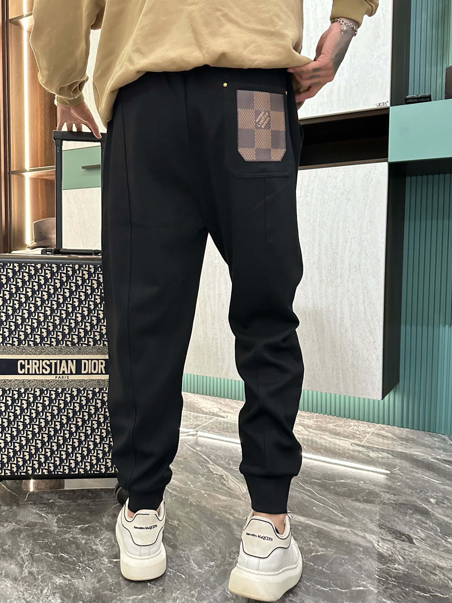 Louis Vuitton Men's 2025 Spring Collection Logo Print Casual Pants 5 i1725711367 9805 0
