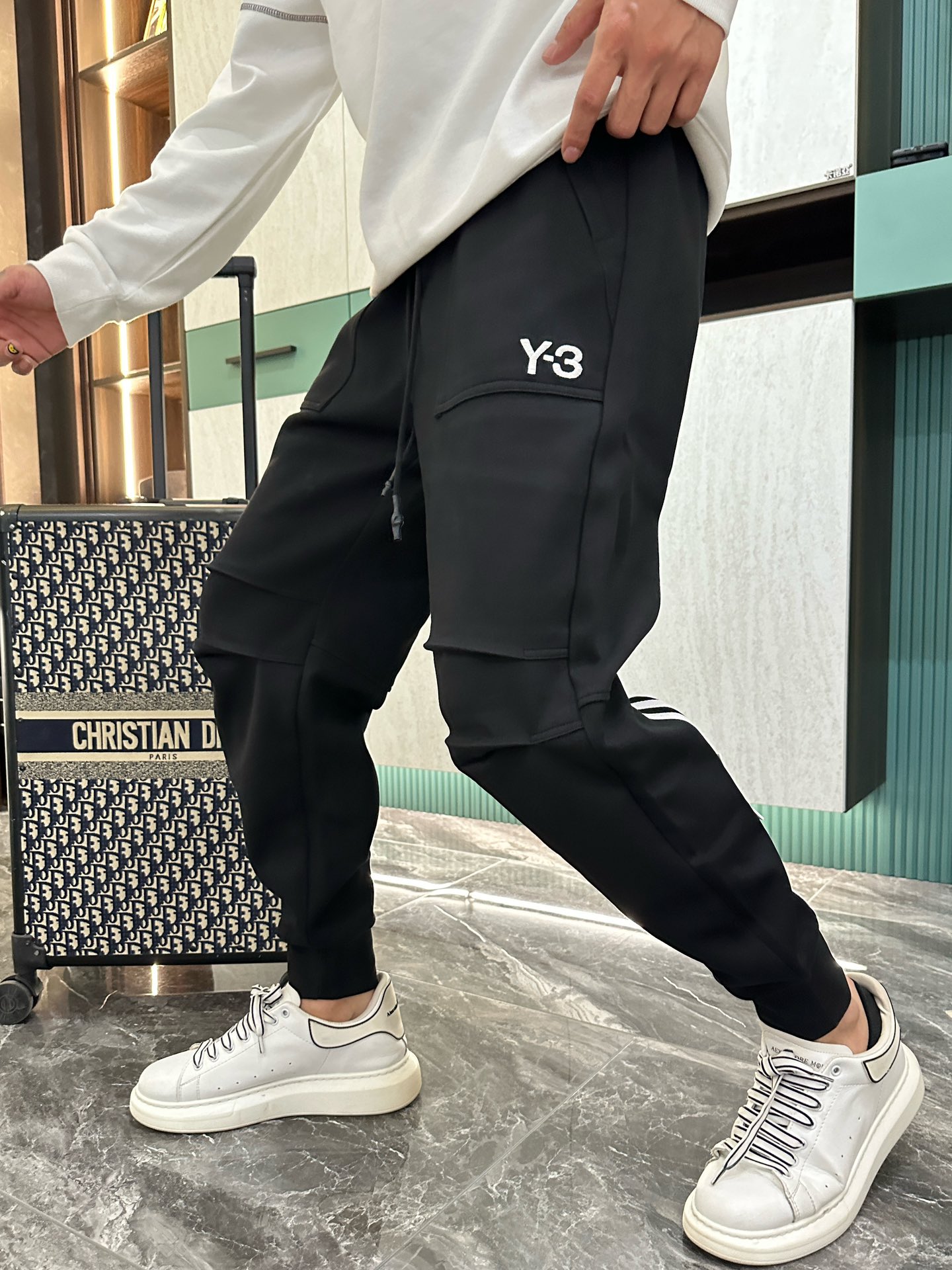 Y-3 Classic Logo Black Casual Pants, Spring 2025 - Ultimate Comfort & Style 2 i1725711449 8647 3