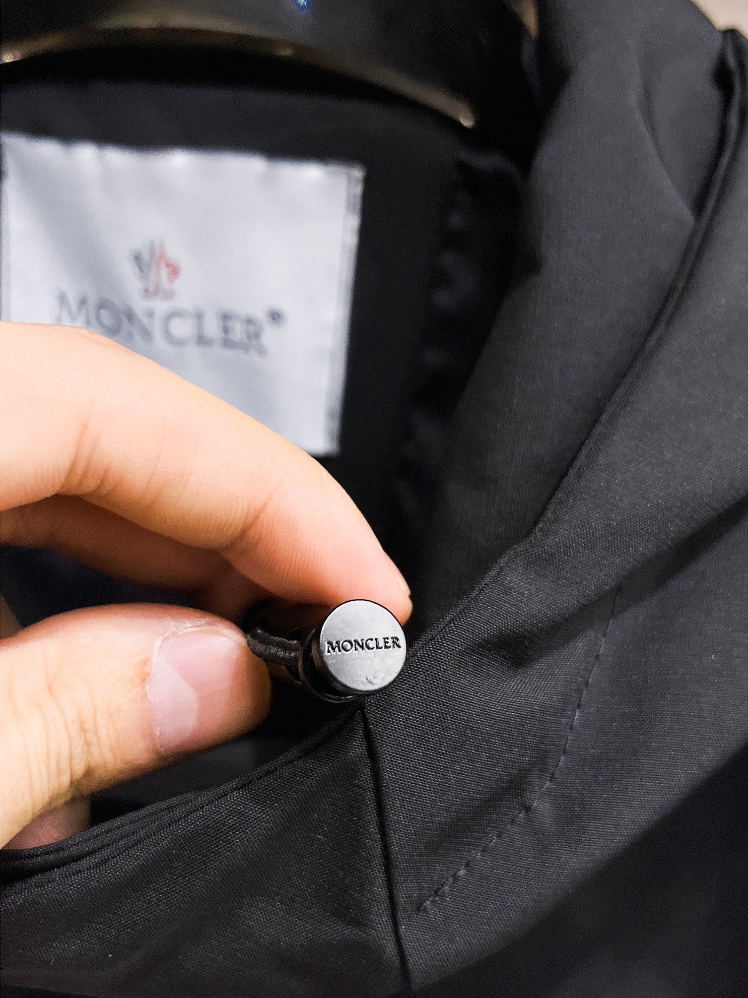 מעיל מקורי חדש לגברים Moncler עם כובע 9 i1727607230 1479 0