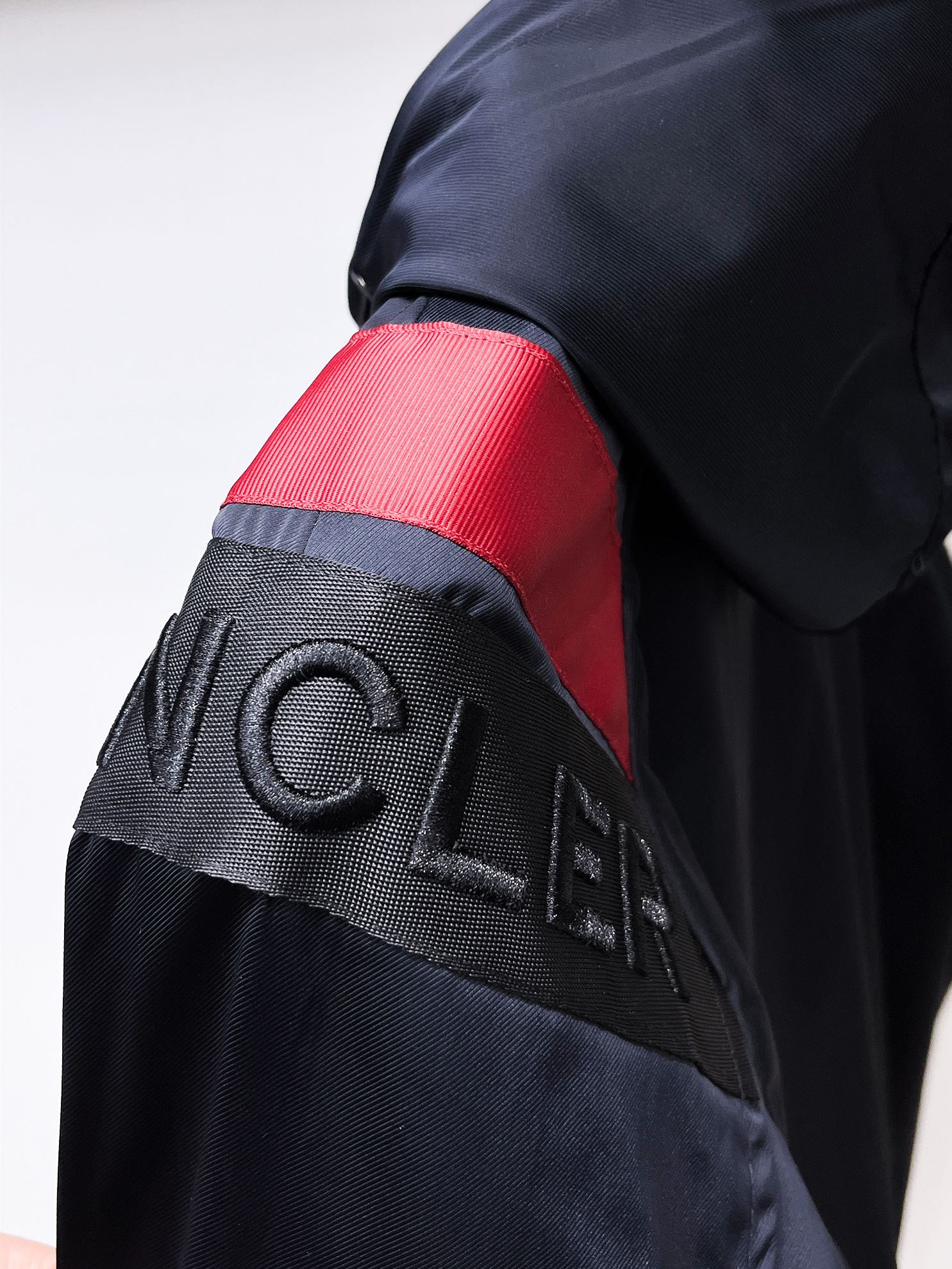Moncler 2025SS Men's Spring Jacket: Breathable, Comfortable, High-Quality 10 i1727607710 8521 3