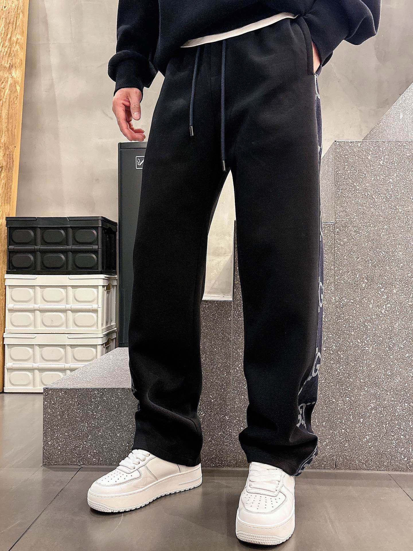 Gucci 2025: Classic Logo Leisure Pants with Custom Fabrics for Great Comfort and Visibility - 图片 2