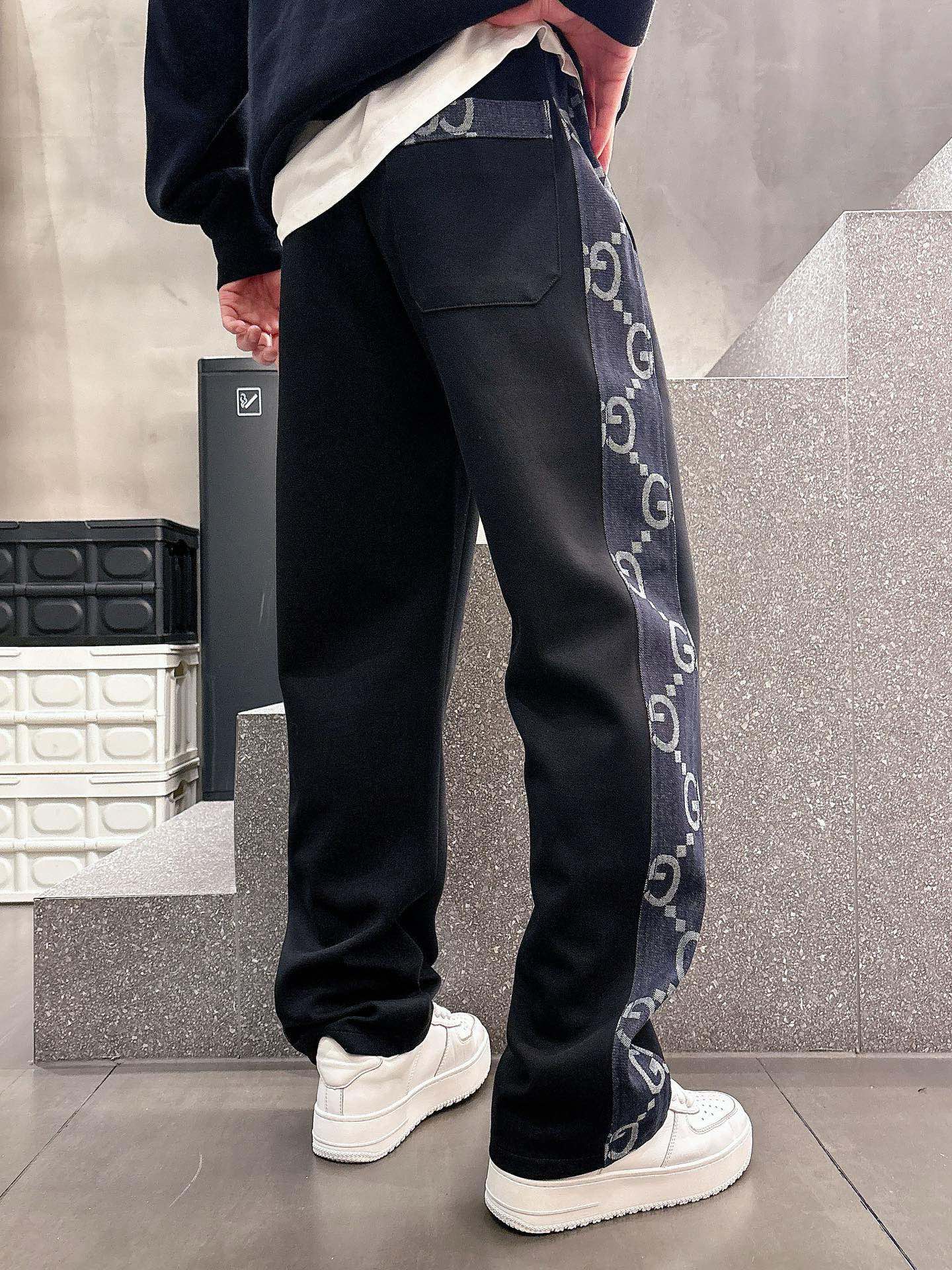 Gucci 2025: Classic Logo Leisure Pants with Custom Fabrics for Great Comfort and Visibility - 图片 4