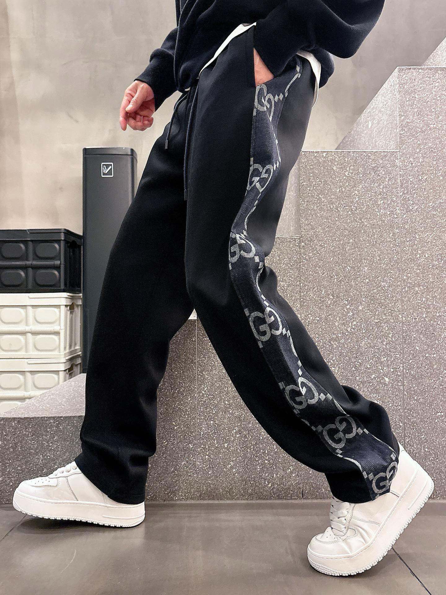 Gucci 2025: Classic Logo Leisure Pants with Custom Fabrics for Great Comfort and Visibility - 图片 1