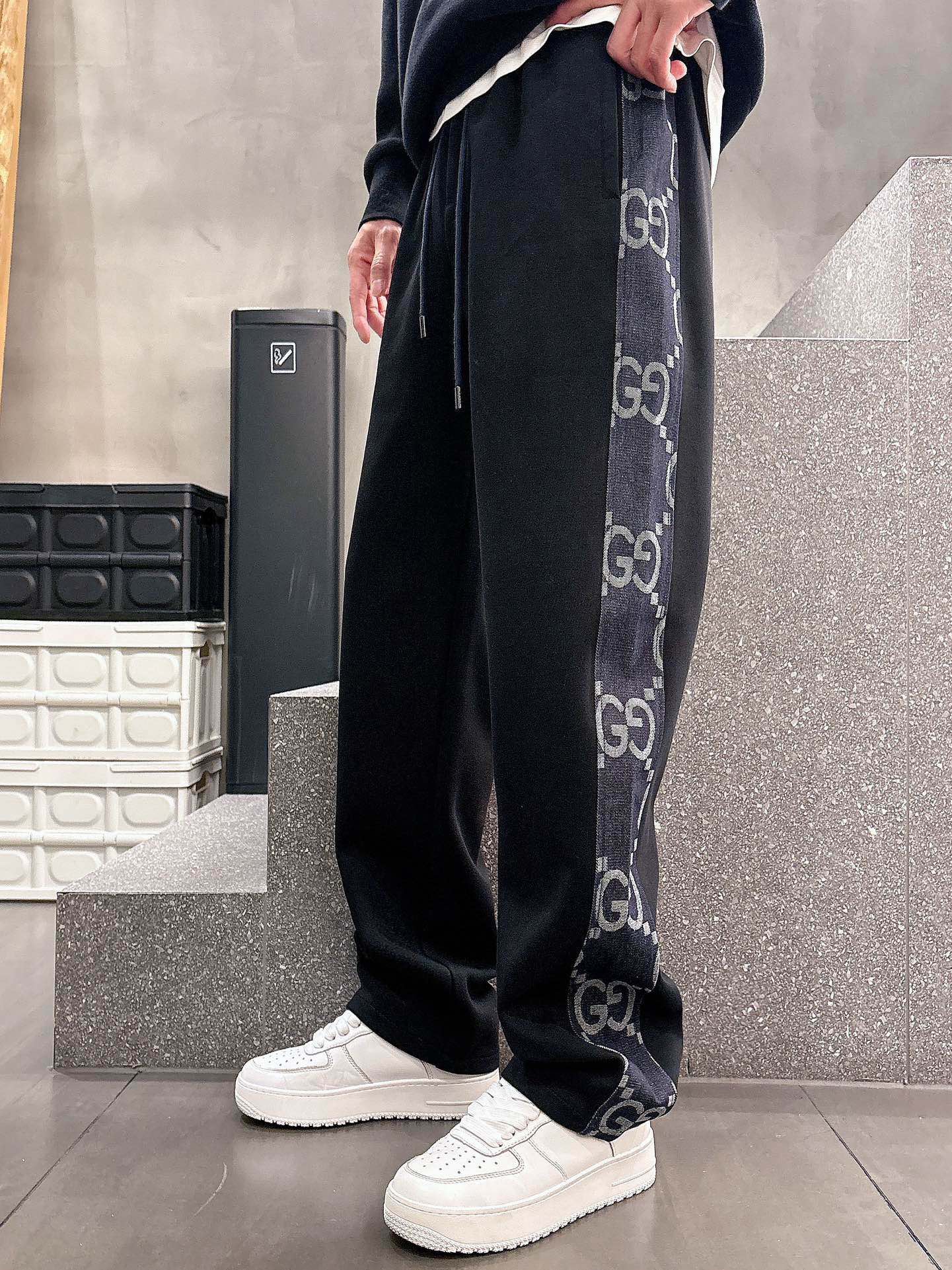 Gucci 2025: Classic Logo Leisure Pants with Custom Fabrics for Great Comfort and Visibility - 图片 8