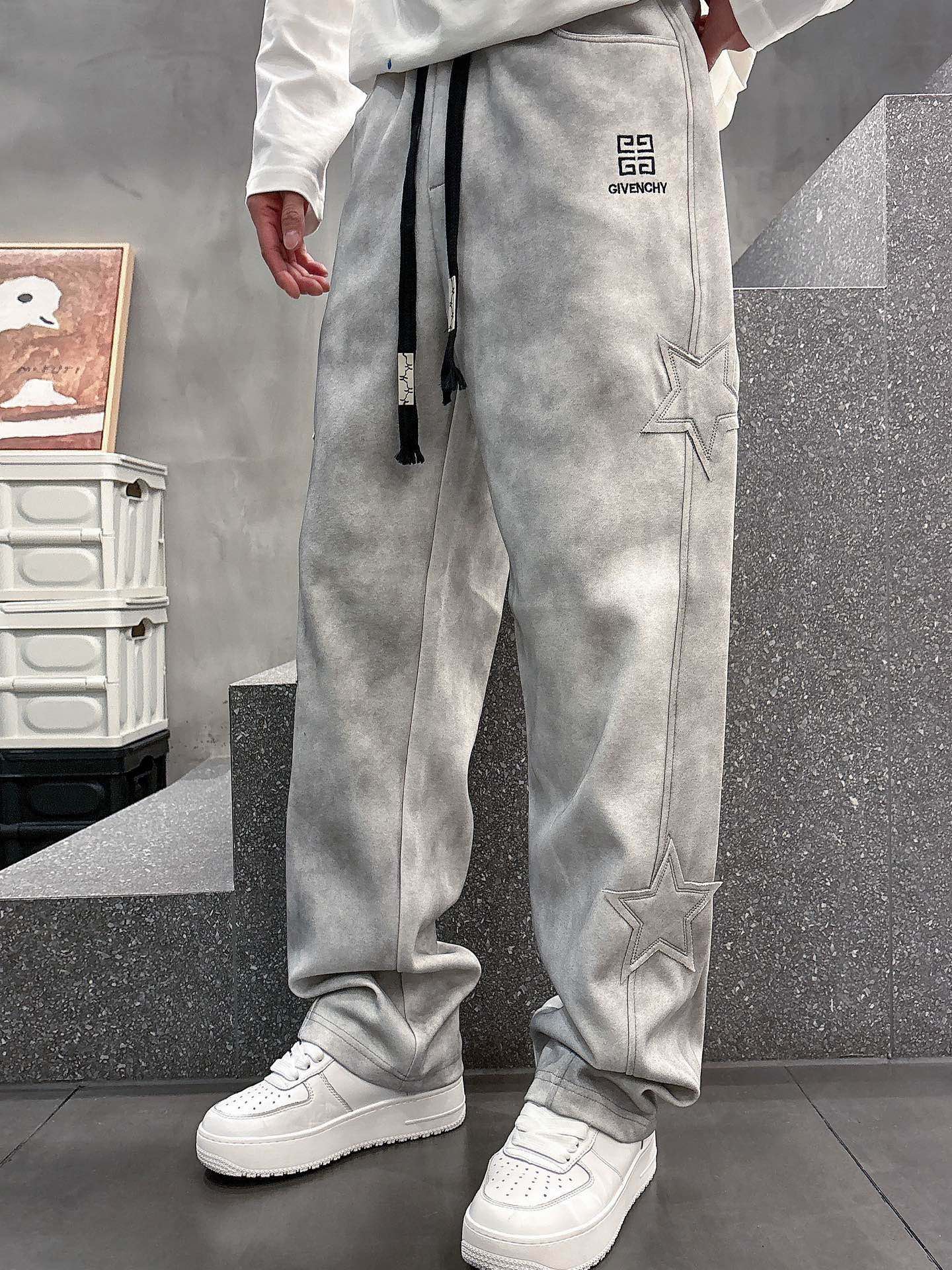 “2025 Spring New Leisure Pants with Classic Logo, Custom Fabrics, and Great Comforts” - 图片 2
