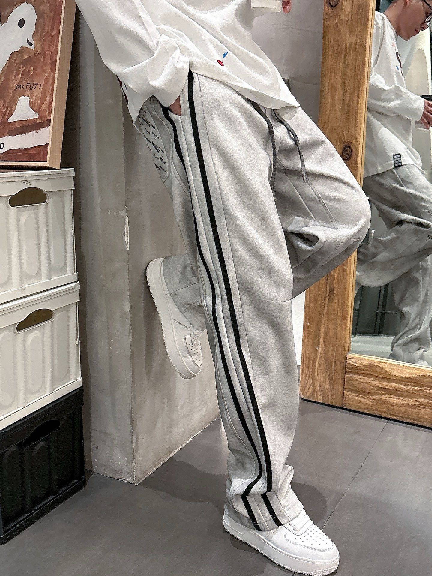 Paris Family Internet Presence: Classic Logo Leisure Pants, Custom Fabrics, Great Comfort, Visibility - 图片 5