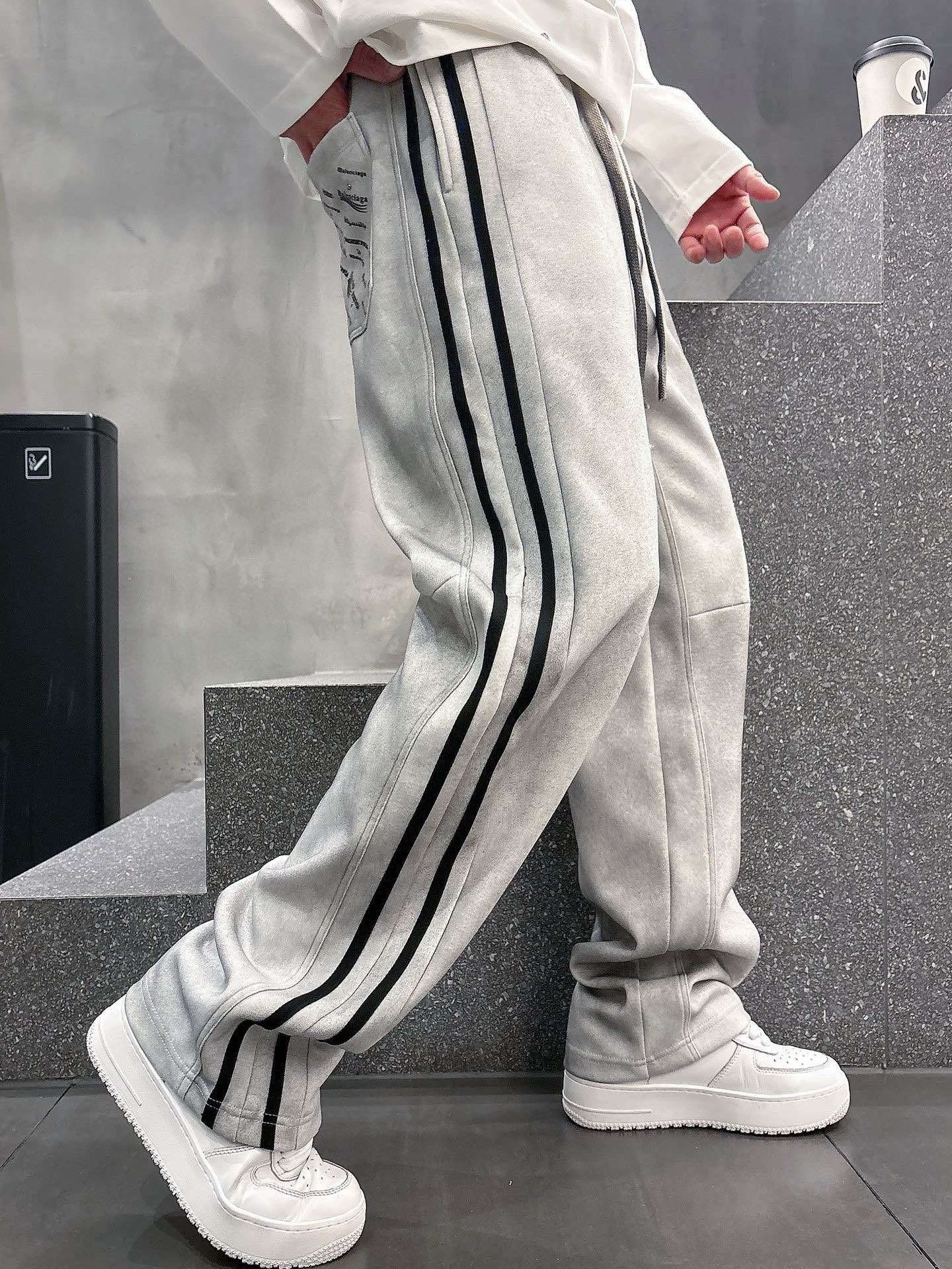 Paris Family Internet Presence: Classic Logo Leisure Pants, Custom Fabrics, Great Comfort, Visibility - 图片 3