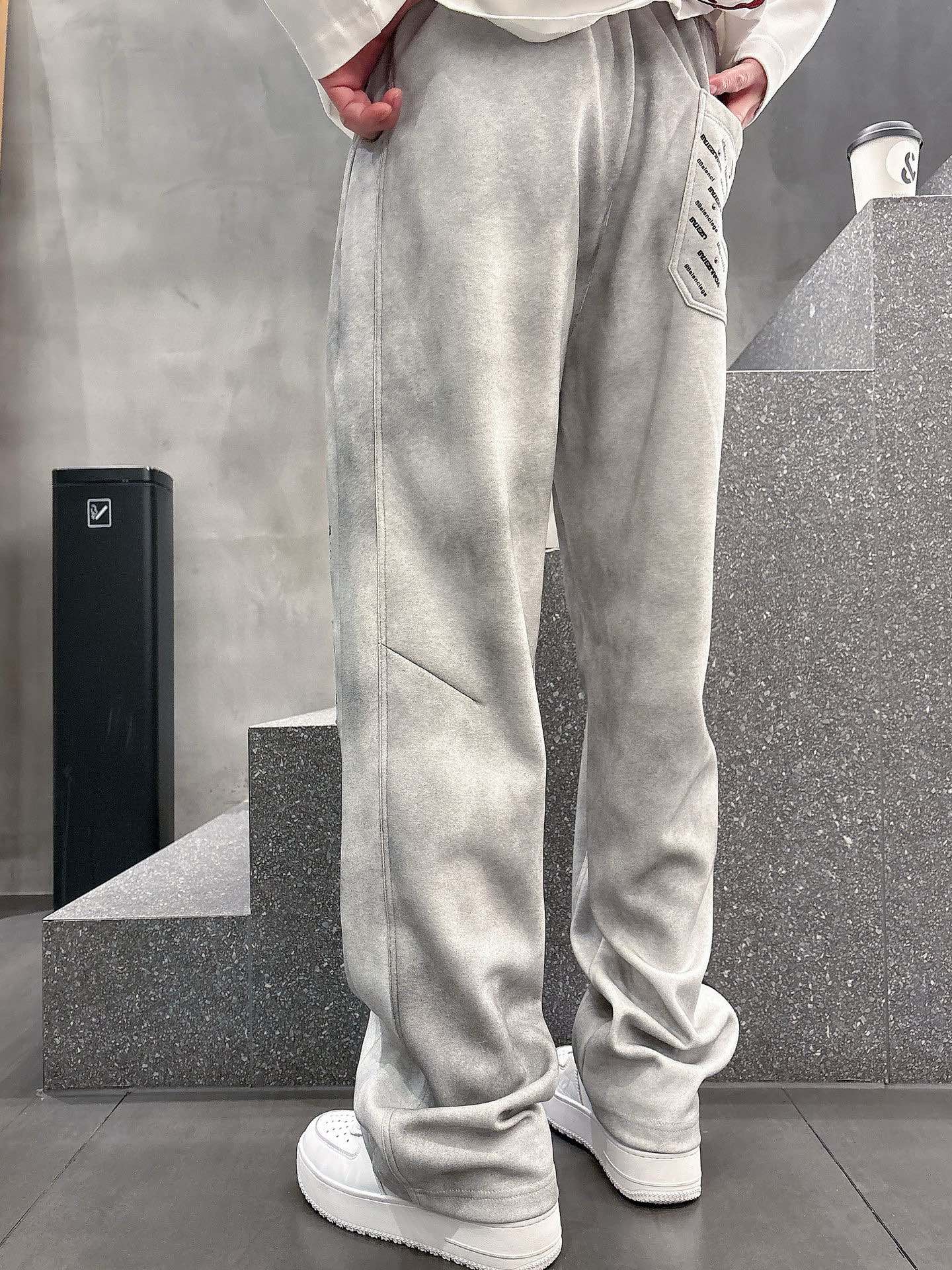 Paris Family Internet Presence: Classic Logo Leisure Pants, Custom Fabrics, Great Comfort, Visibility - 图片 9